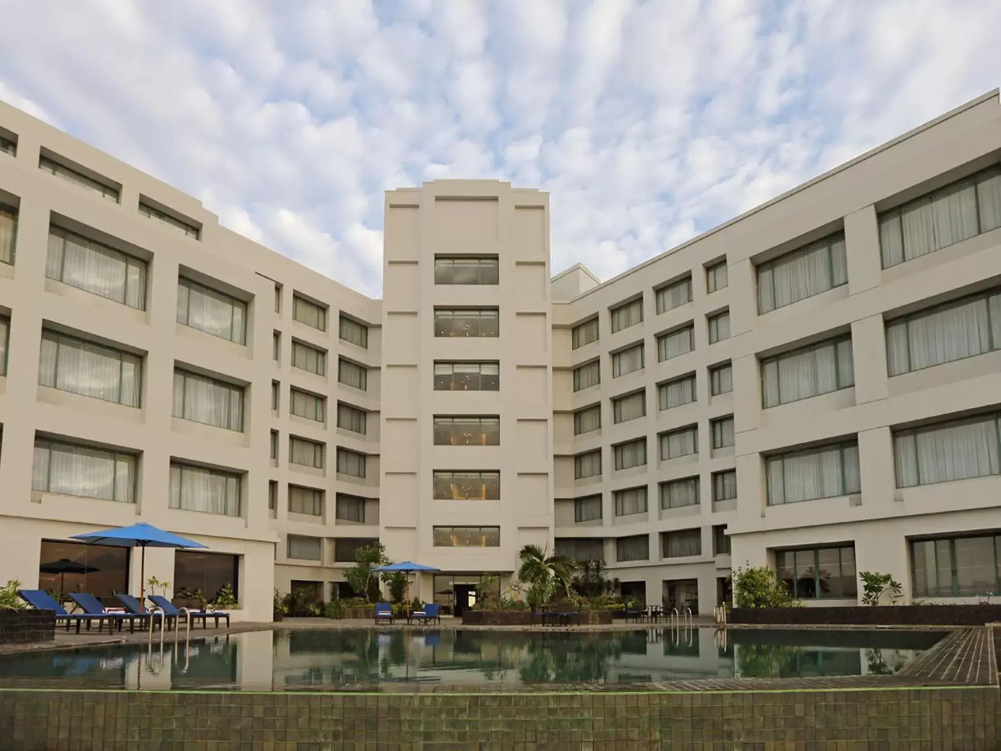 Facade/entrance in Aryaduta Manado Facade/entrance in Aryaduta Manado