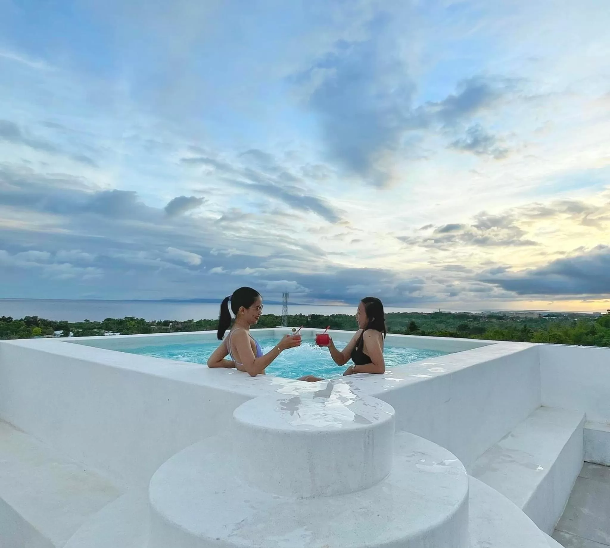 Swimming pool in Bohol Coastal View Hotel
