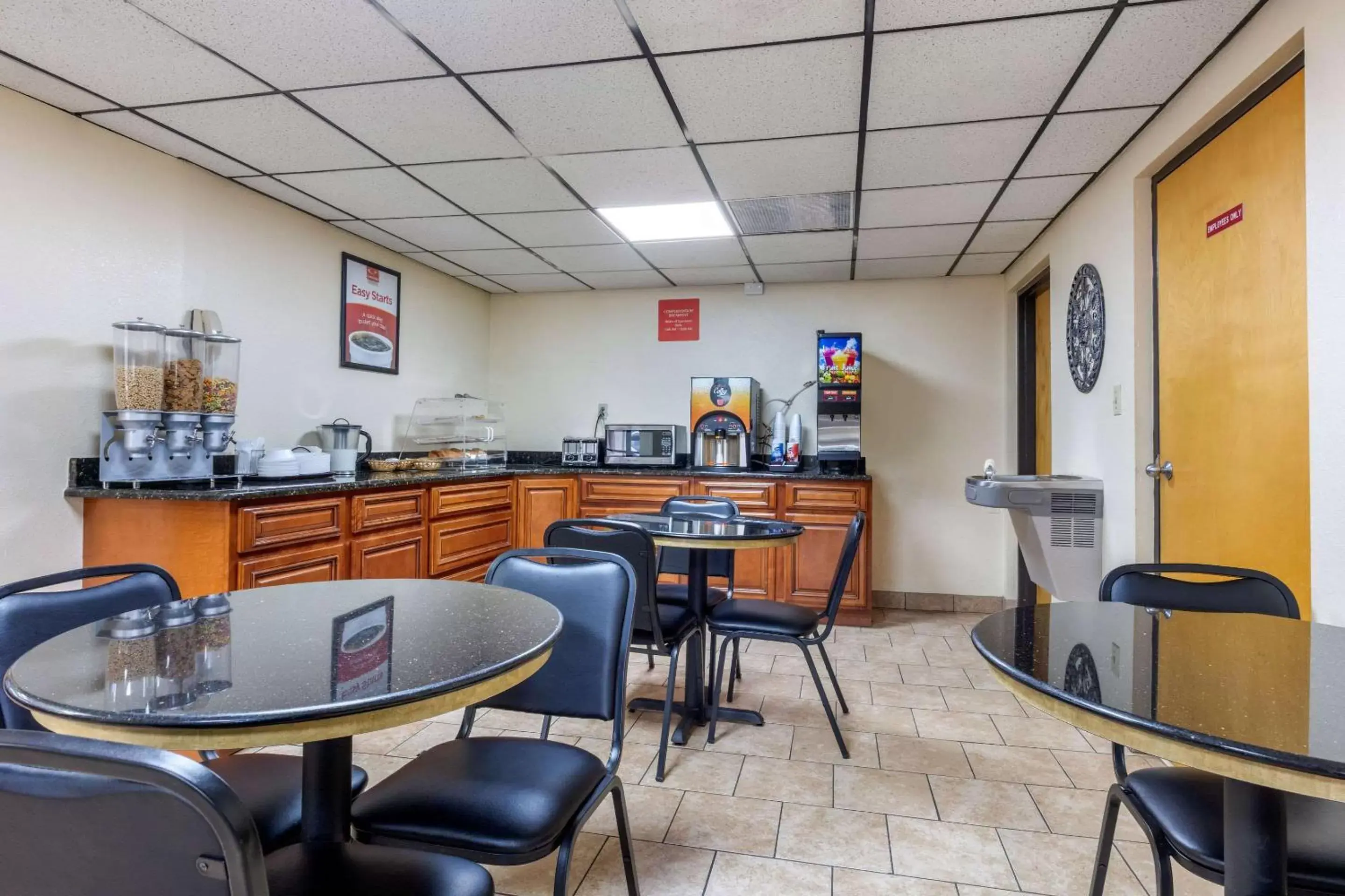 Restaurant/Places to Eat in Econo Lodge Chattanooga