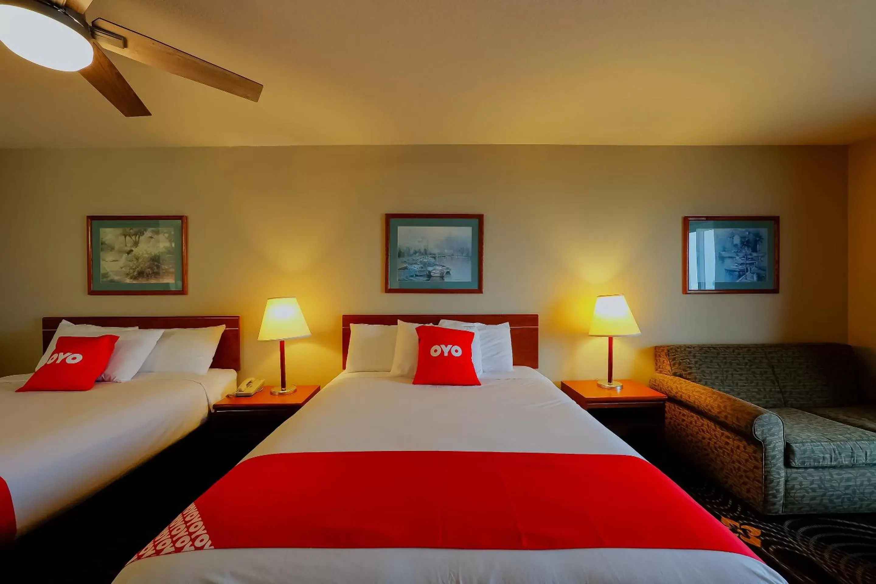 Bedroom, Bed in Siletz Bay Beachfront Hotel by OYO Lincoln City