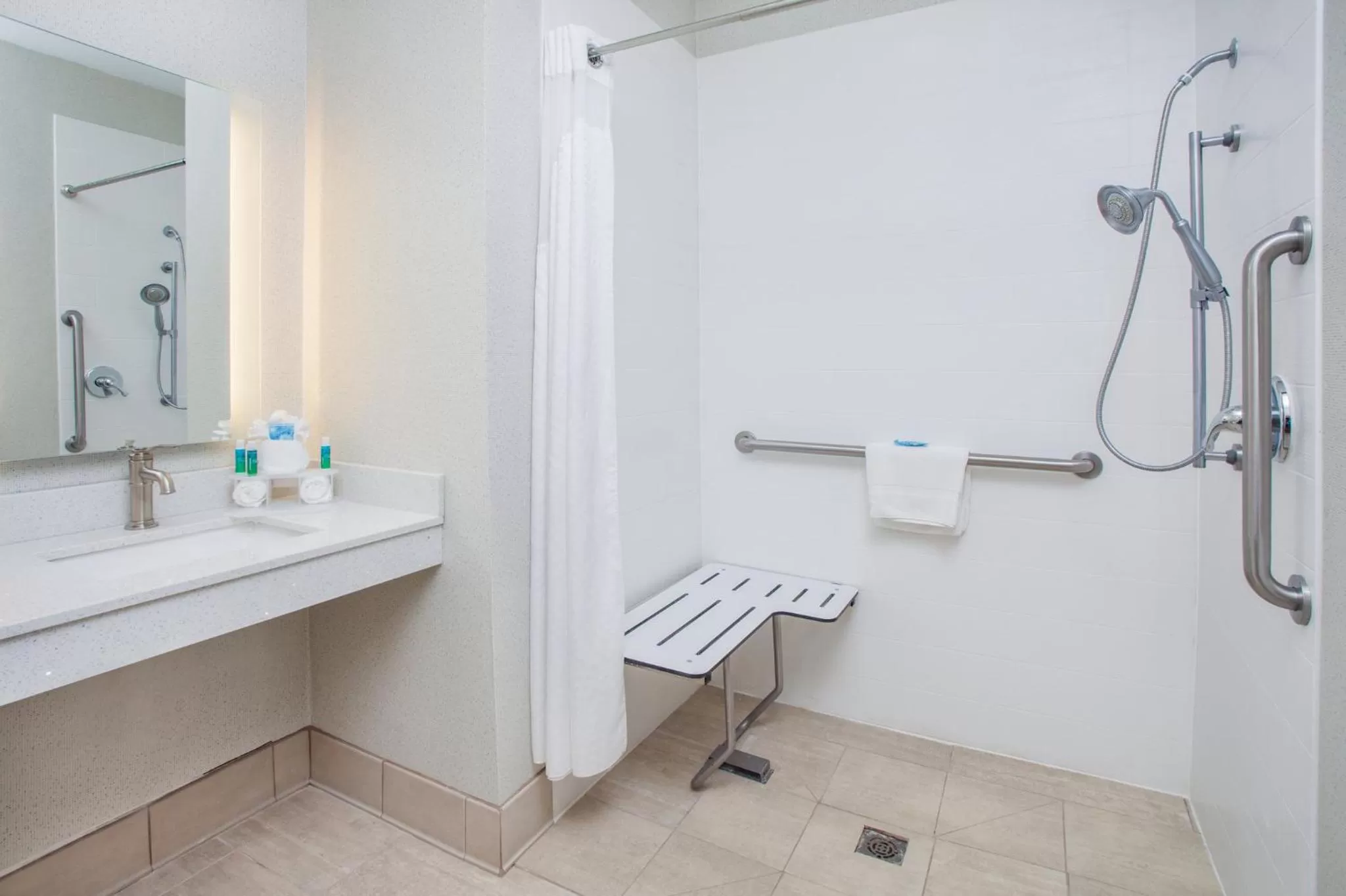 Bathroom in Holiday Inn Express & Suites Texarkana by IHG