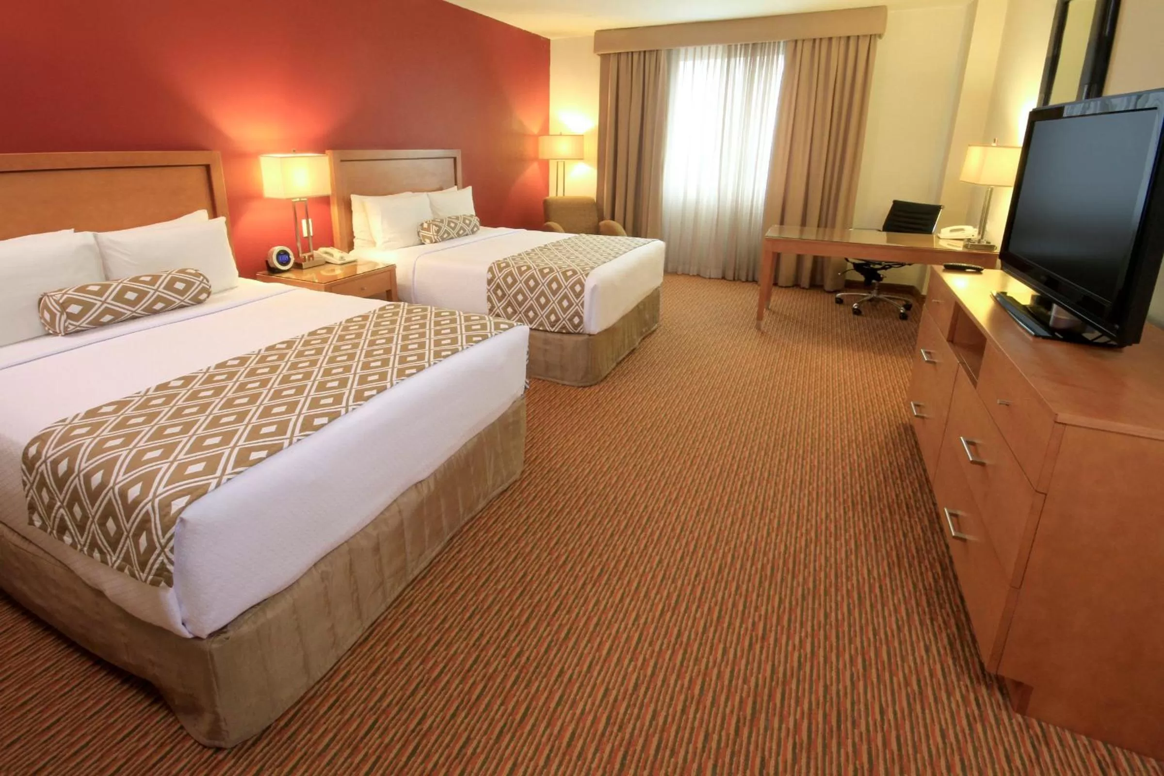 Photo of the whole room, Bed in Crowne Plaza Monterrey Aeropuerto by IHG