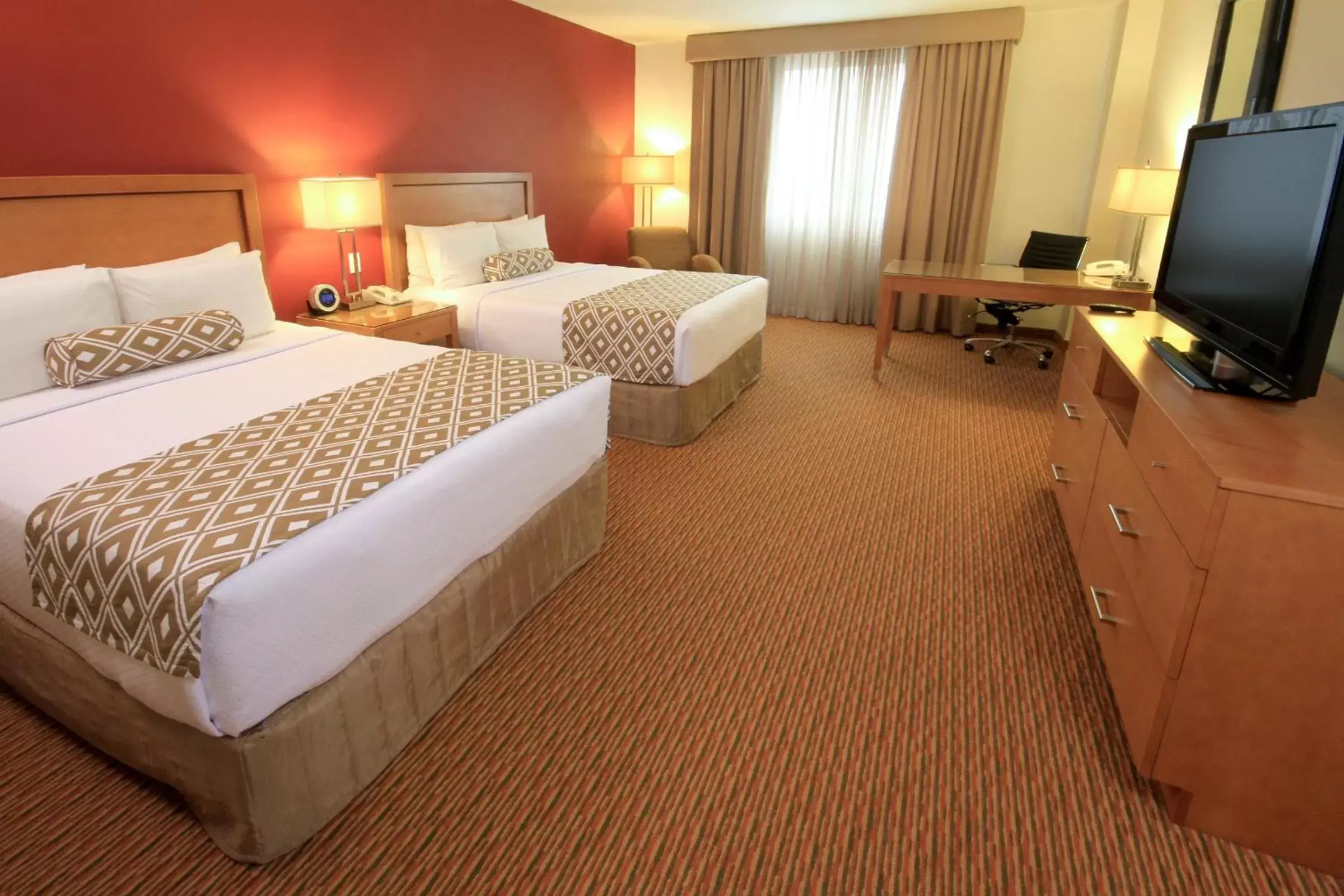 Photo of the whole room, Bed in Crowne Plaza Monterrey Aeropuerto, an IHG Hotel