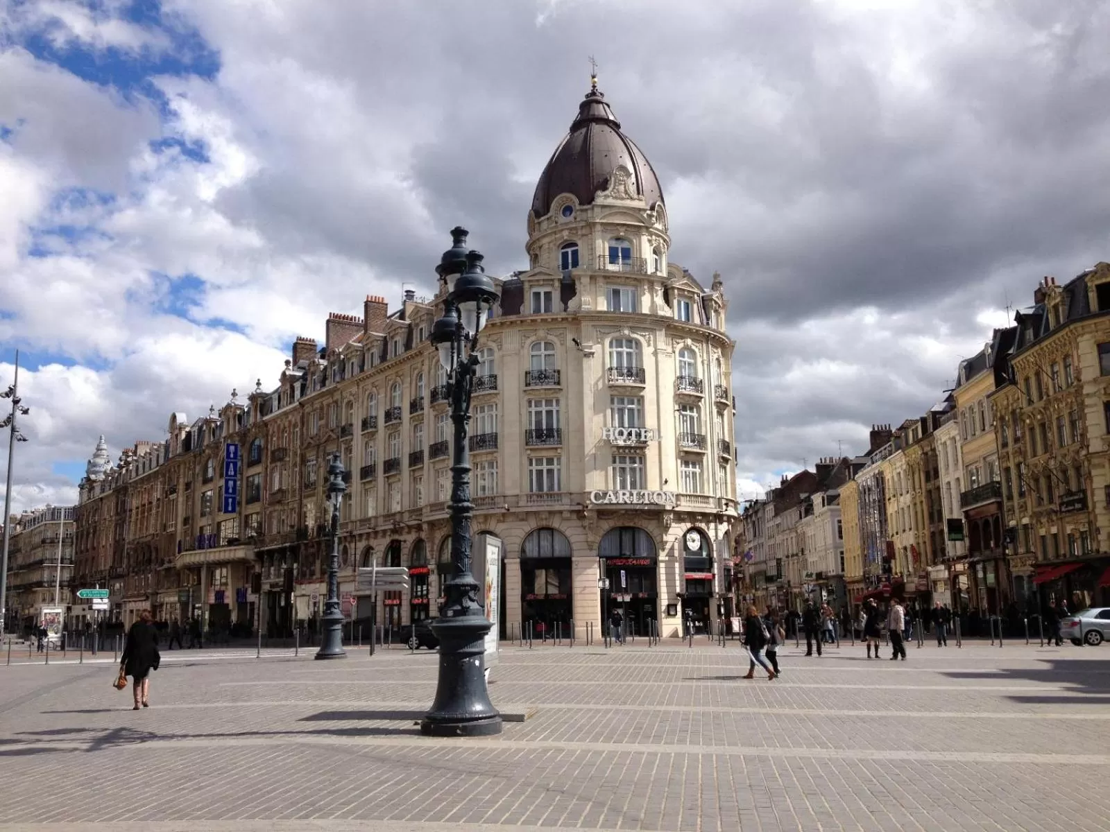 Facade/entrance in Hôtel Carlton Lille