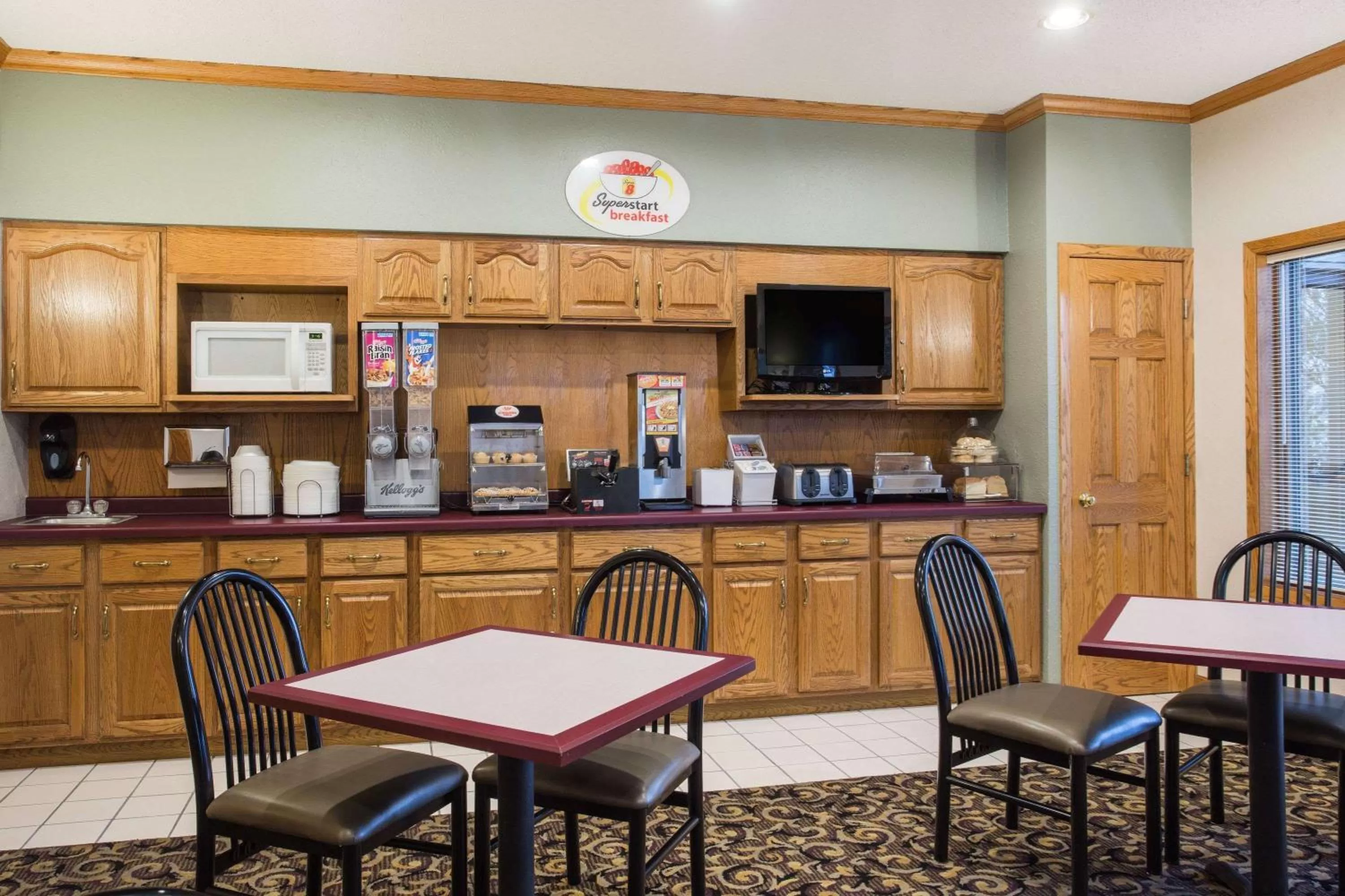 Restaurant/places to eat in Super 8 by Wyndham Monroe WI