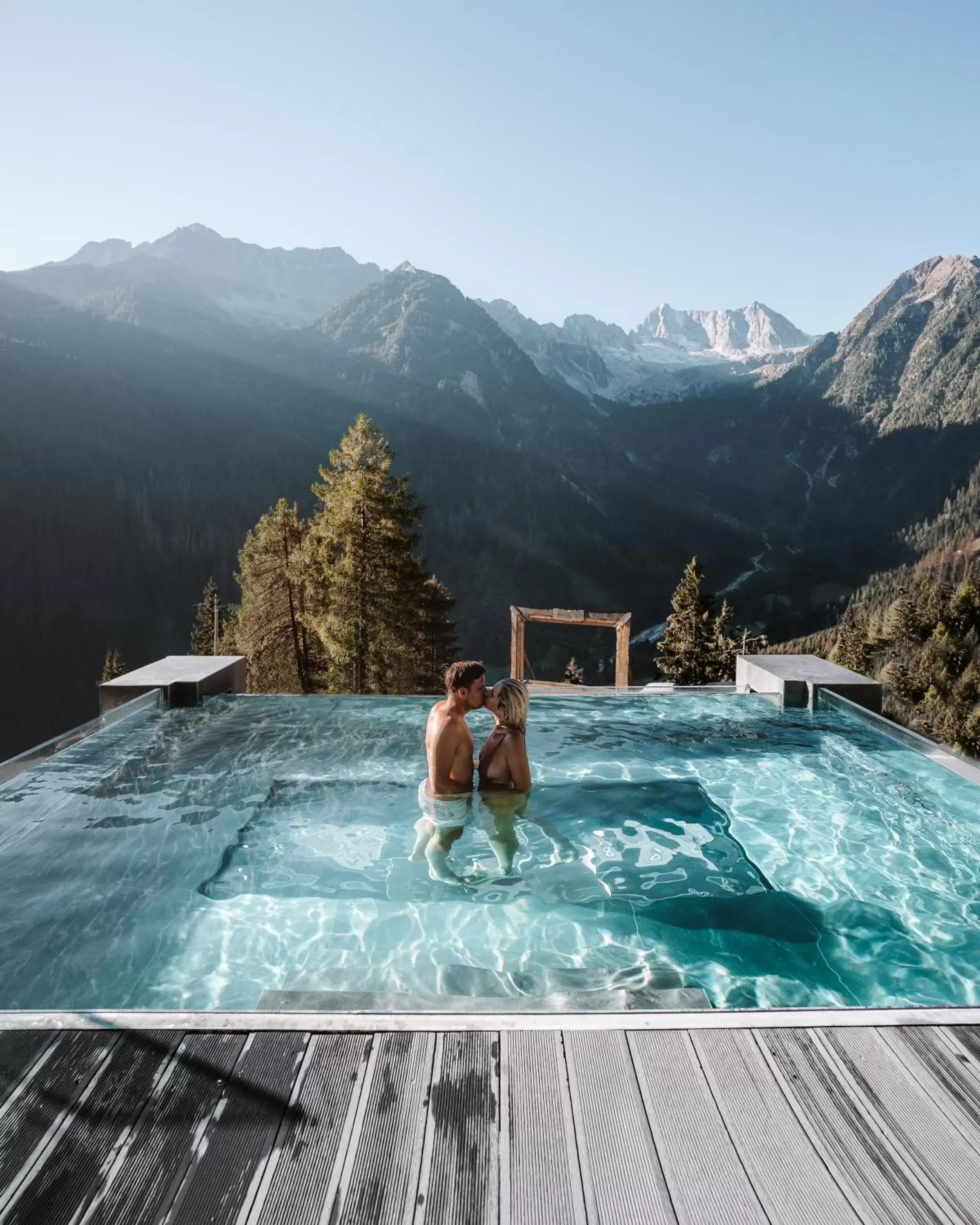 Swimming Pool in Hotel Chalet Al Foss