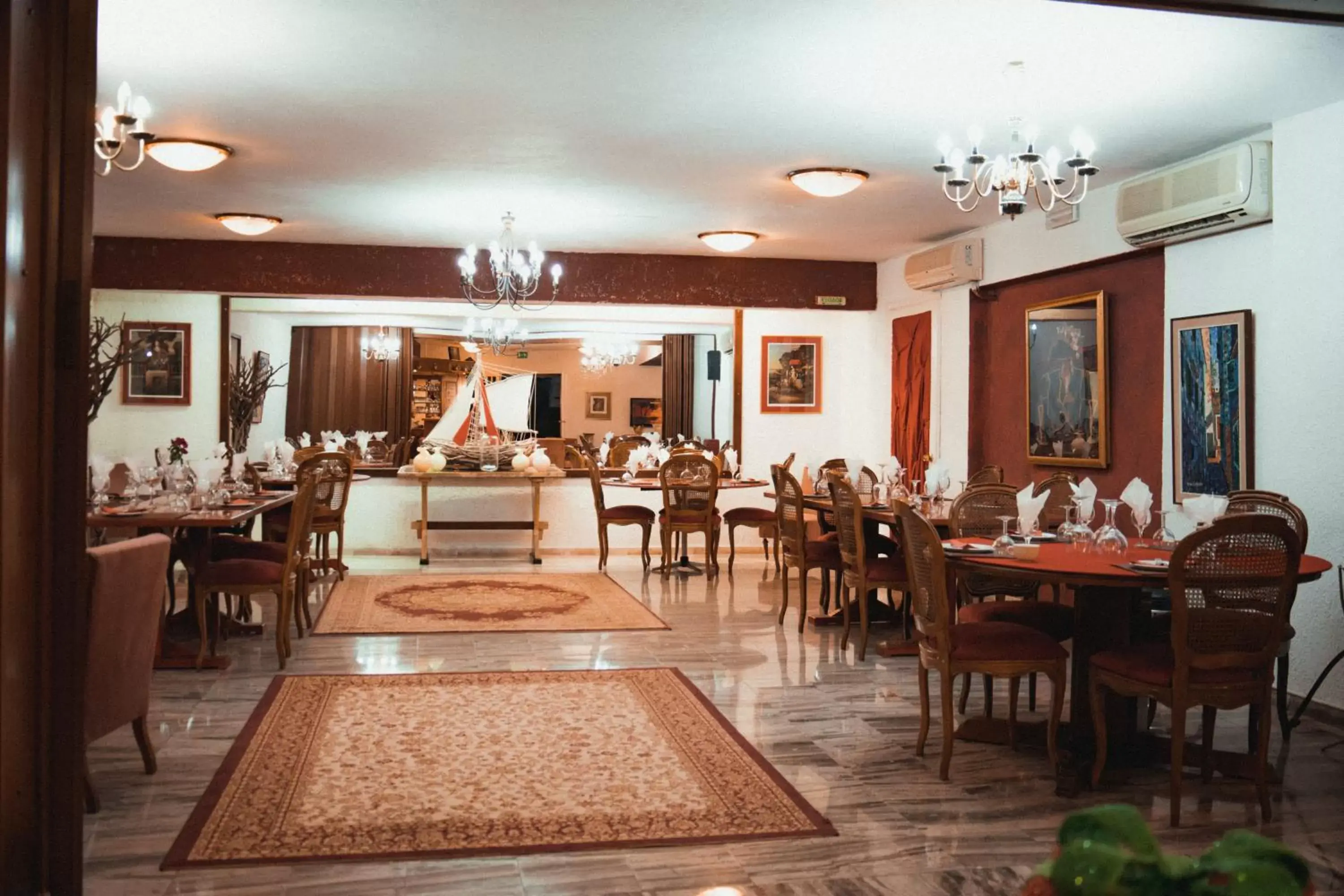 Dining area, Restaurant/Places to Eat in Villa Olympia