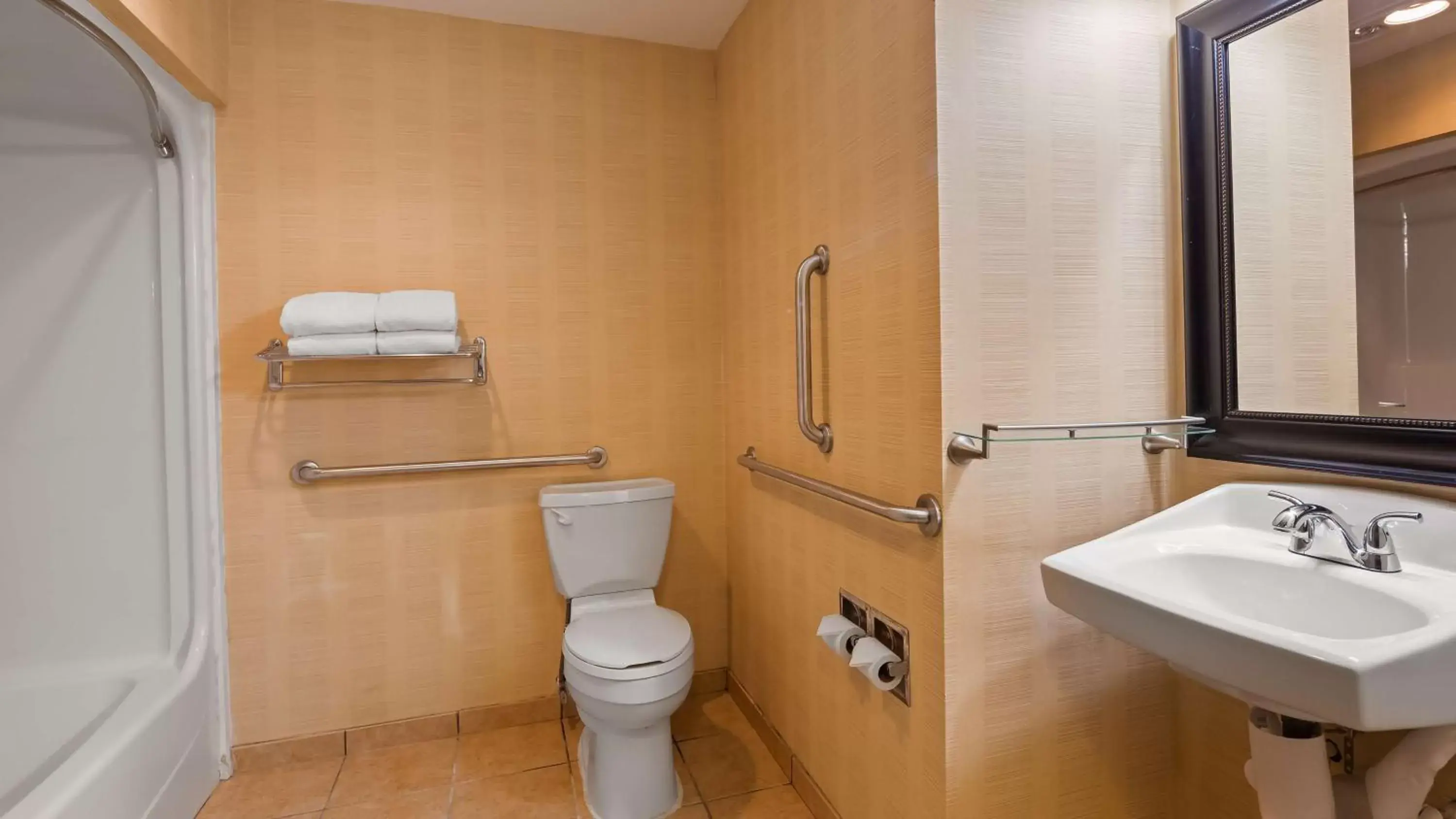 Bathroom in Best Western Tower West Lodge