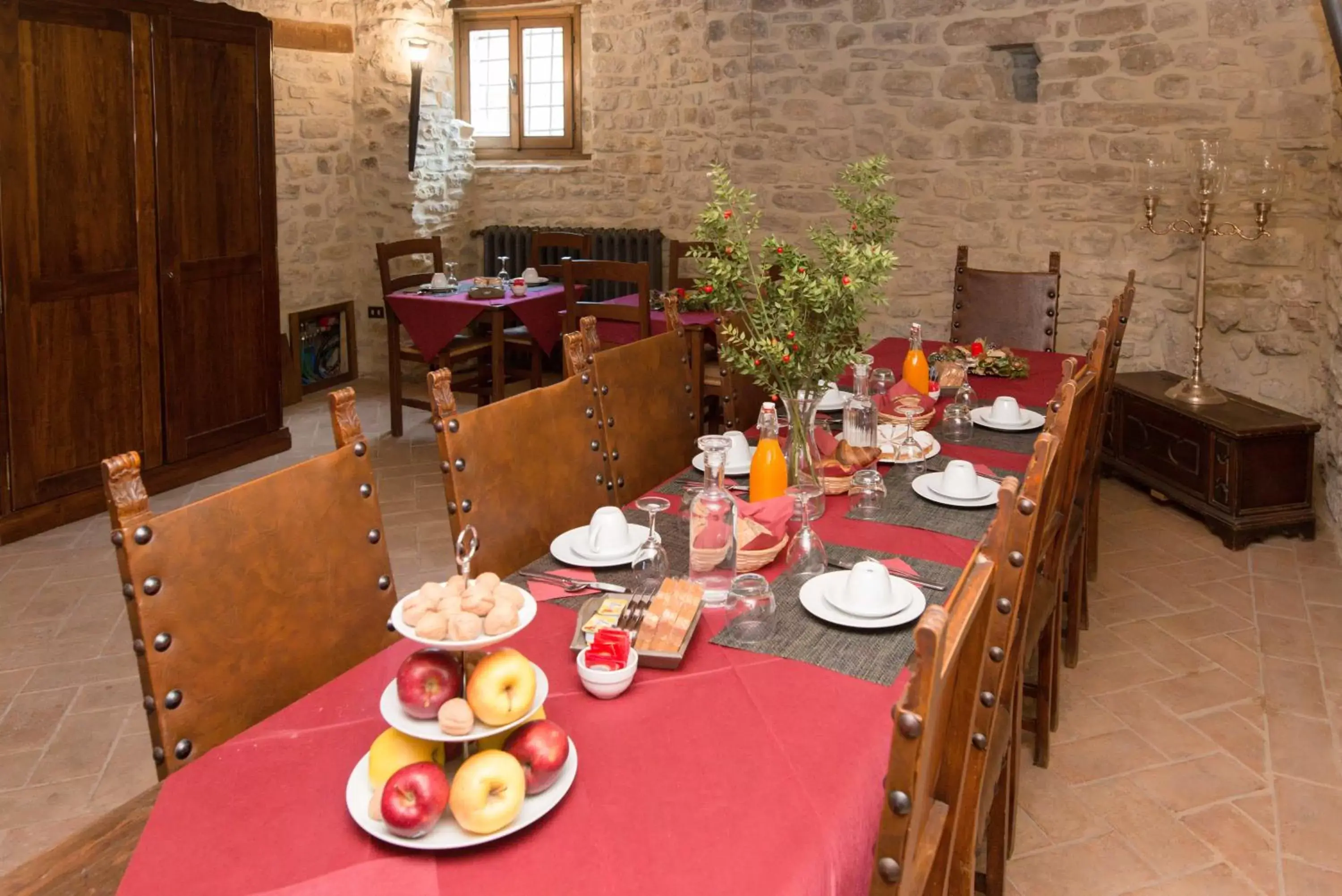 Breakfast, Restaurant/Places to Eat in Castello Di Giomici