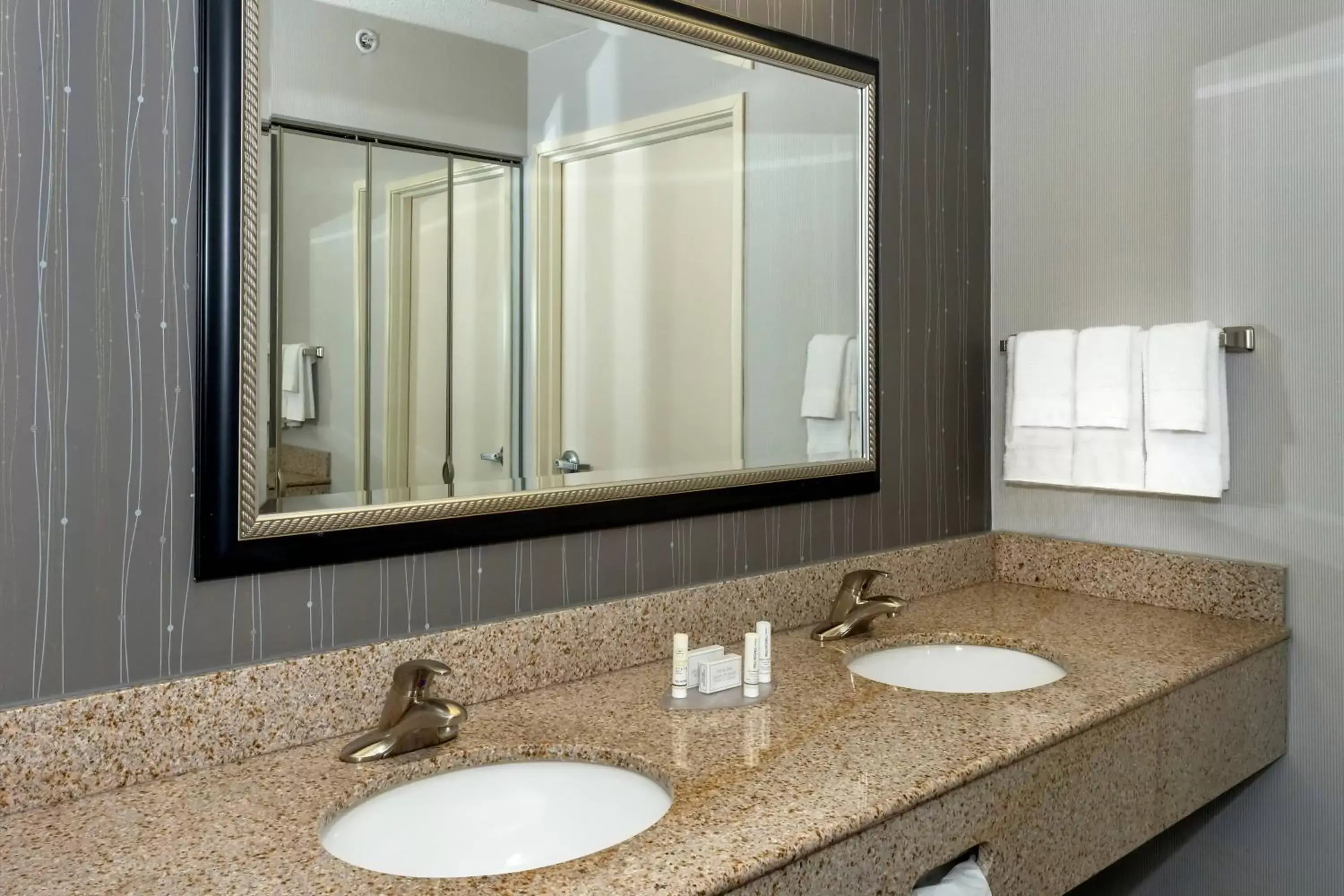 Bathroom in Courtyard by Marriott Panama City