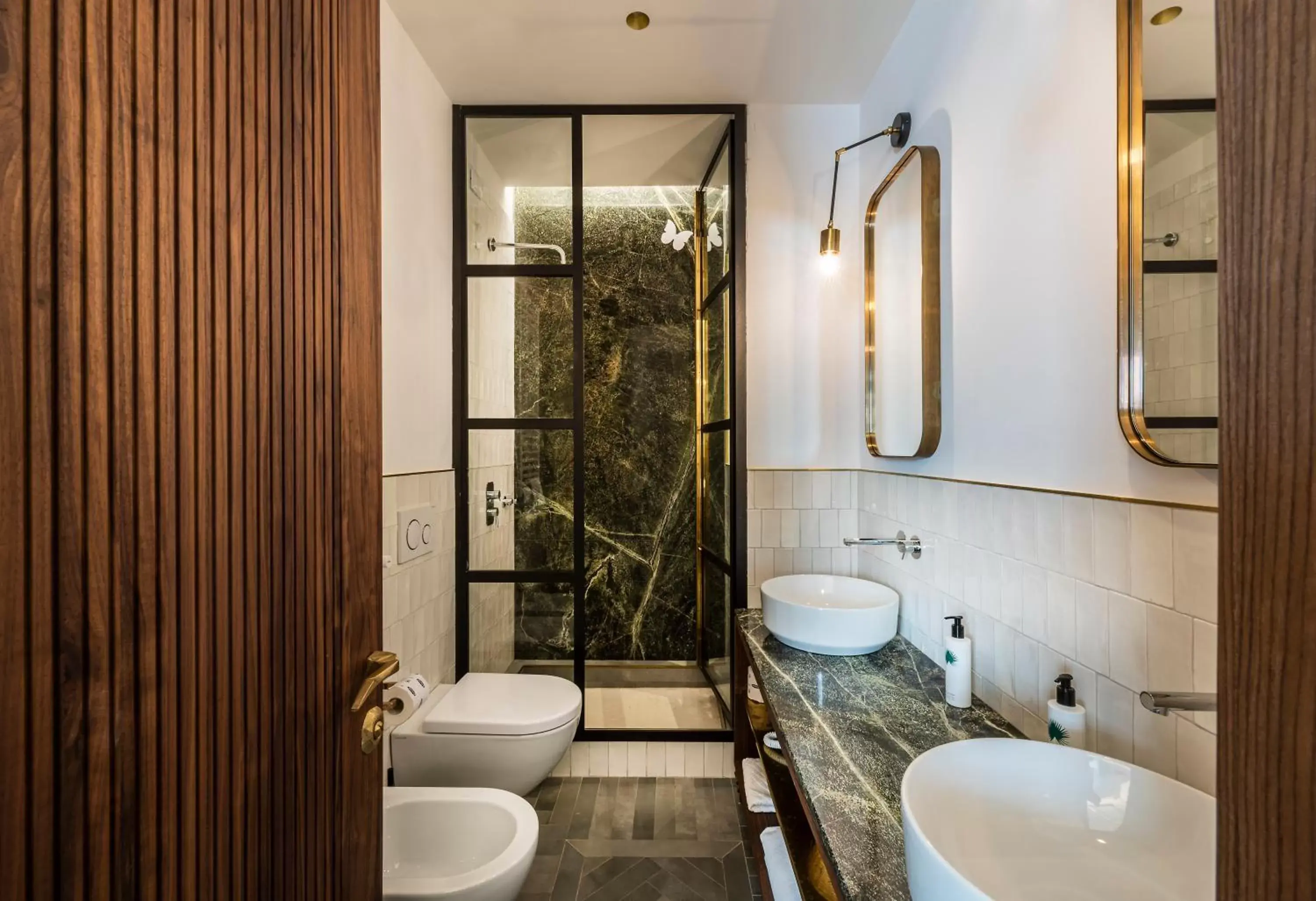 Bathroom in Horti 14 Borgo Trastevere Hotel