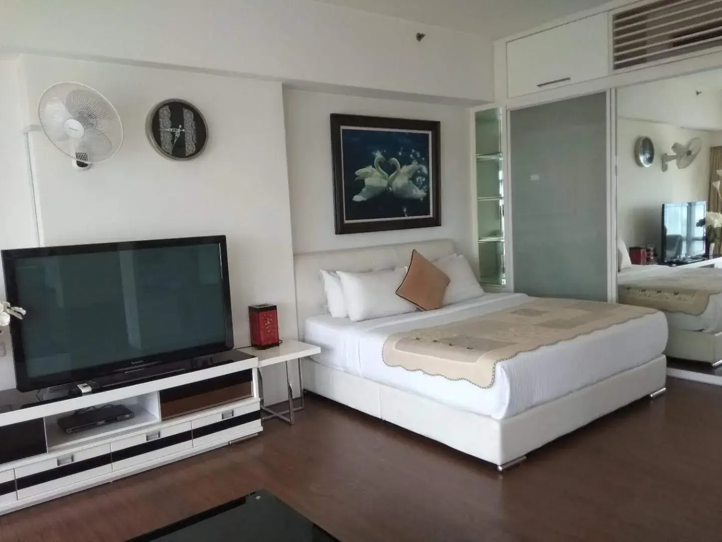 TV and multimedia, Bed in Times Square Private Service Suite At KL