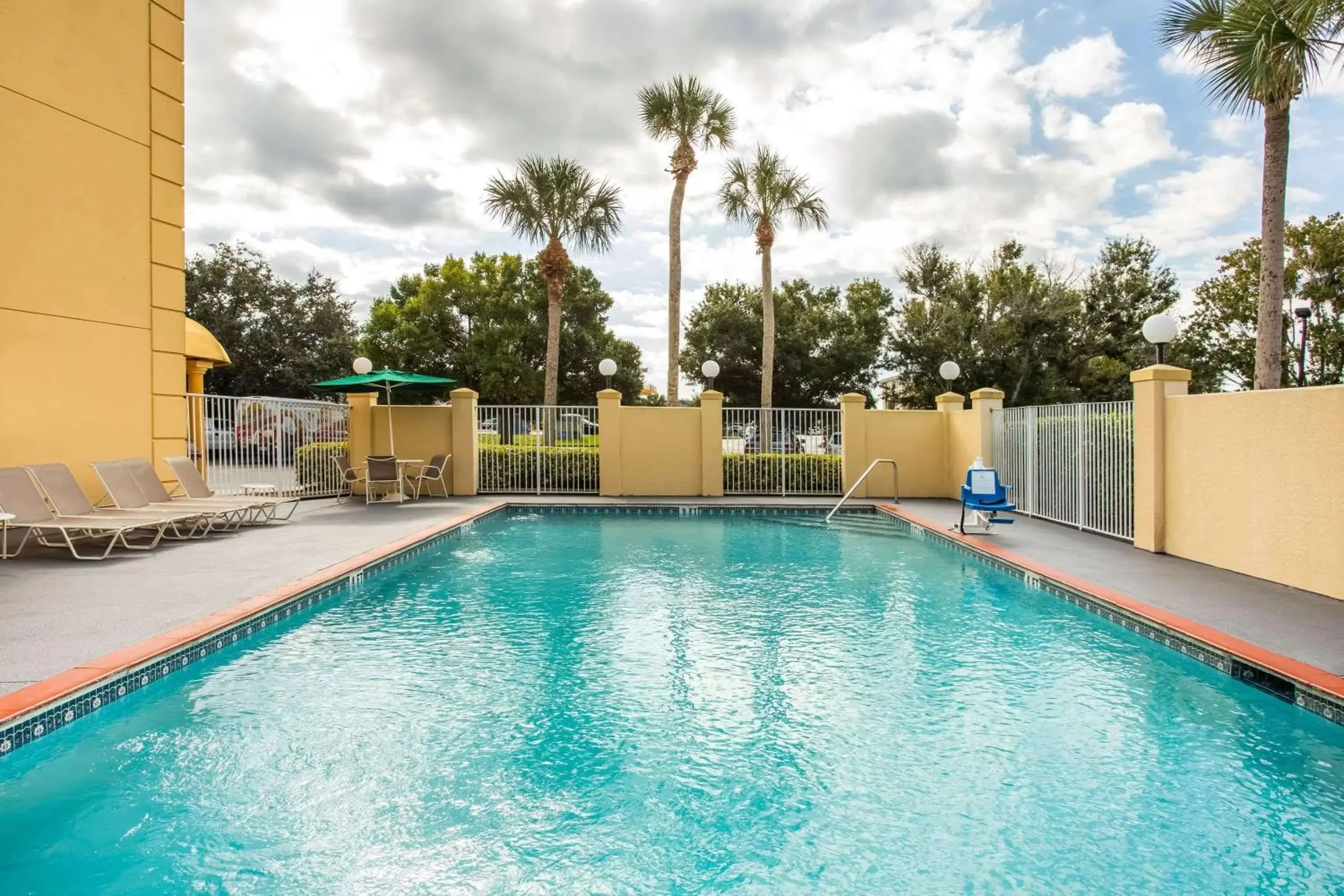 Pool view, Swimming Pool in La Quinta by Wyndham Melbourne Viera