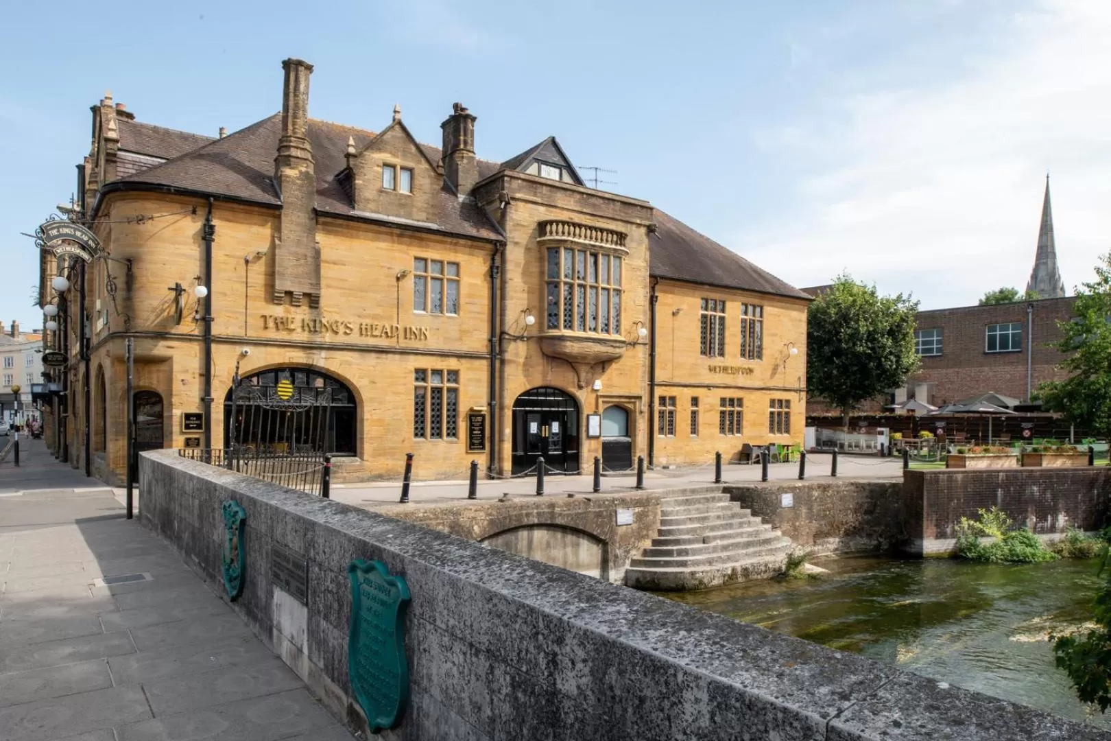 Property building in The Kings Head Inn Wetherspoon