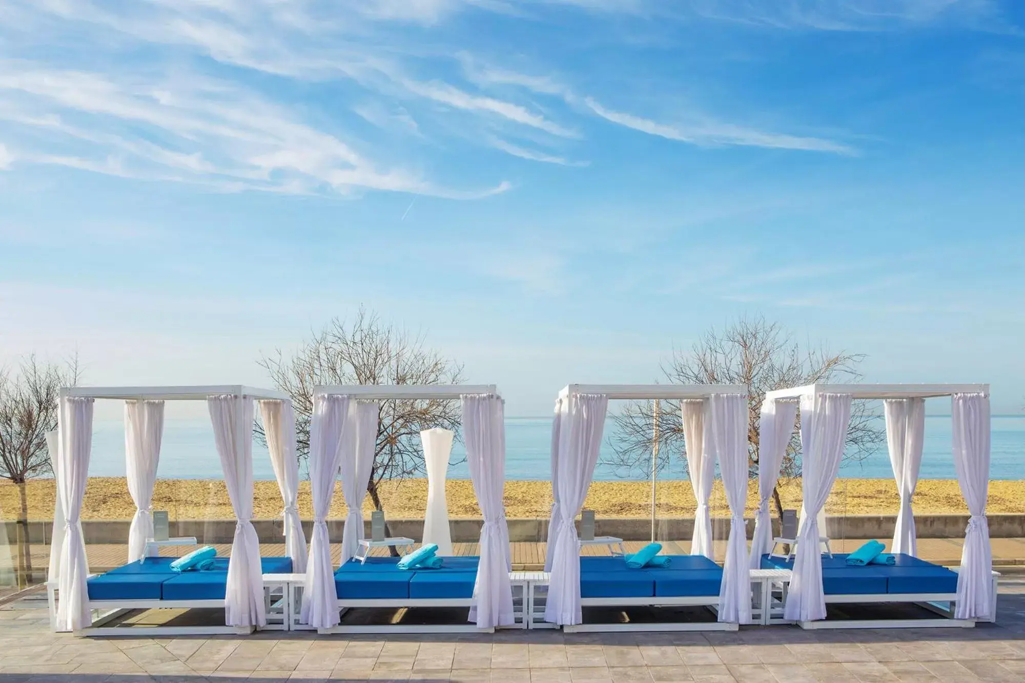 Swimming pool in Aparthotel Fontanellas Playa Swimming pool in Aparthotel Fontanellas Playa