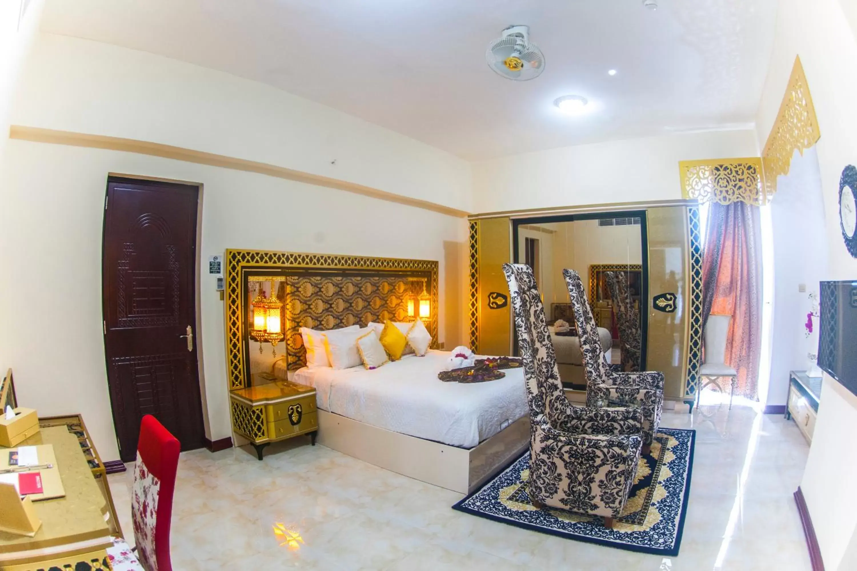 Photo of the whole room, Bed in Madinat Al Bahr Business & Spa Hotel