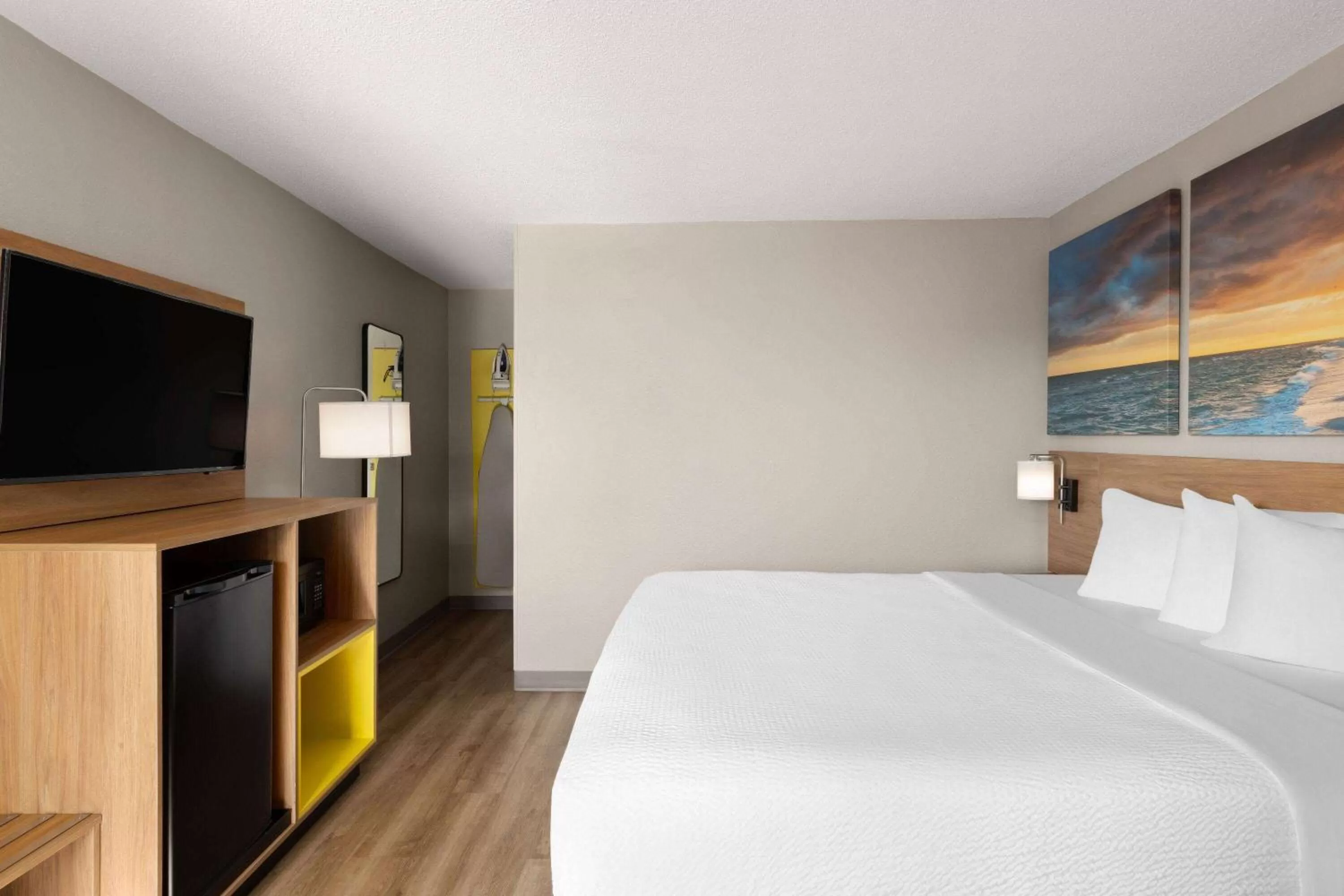 Photo of the whole room, Bed in Days Inn by Wyndham Florence Near Civic Center