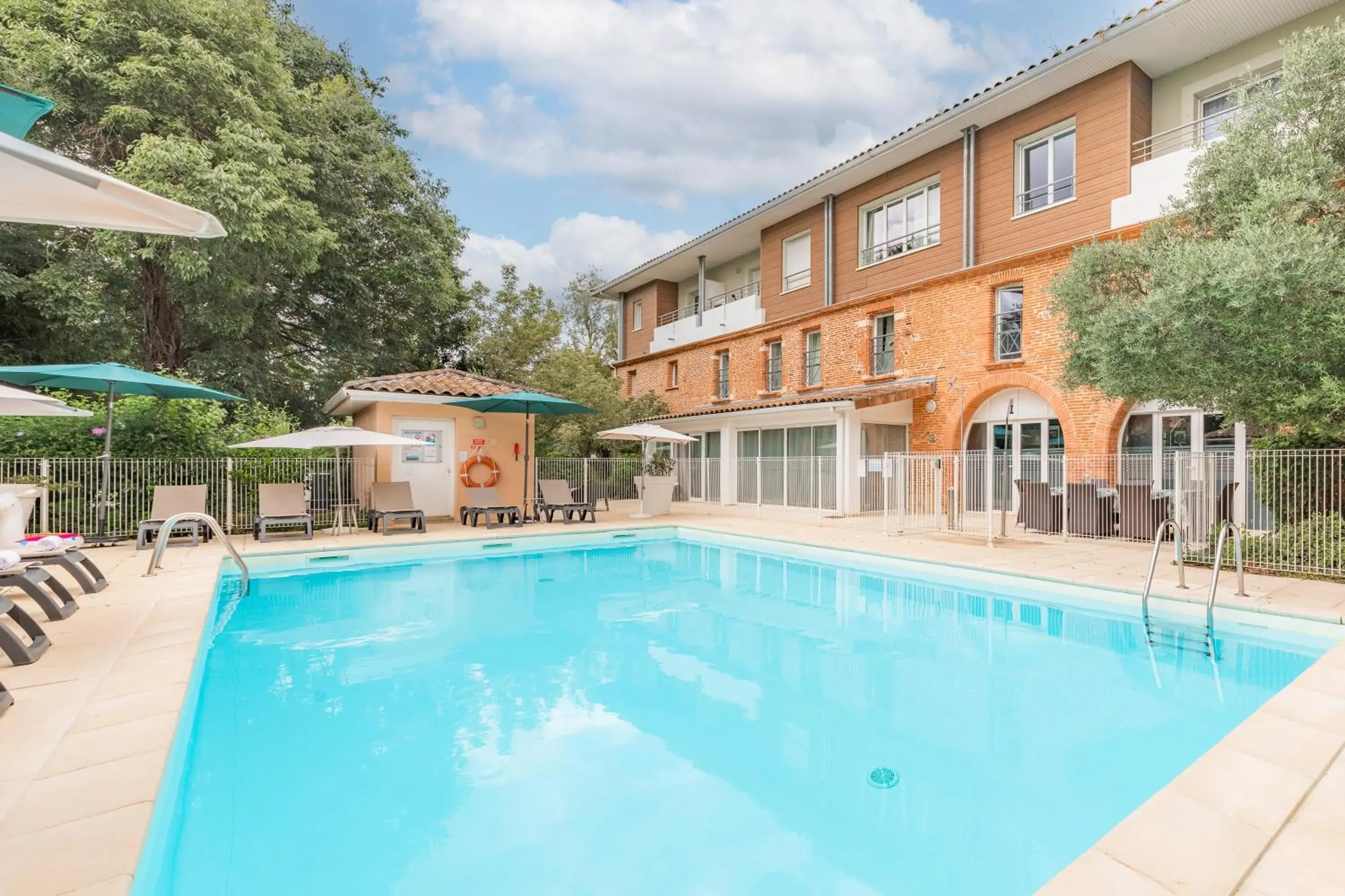 Swimming Pool in Park & Suites Village Toulouse-Colomiers