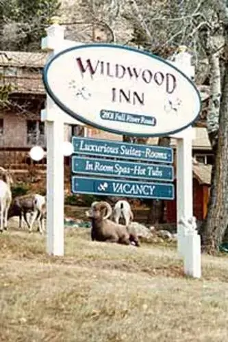 Facade/entrance in Wildwood Inn