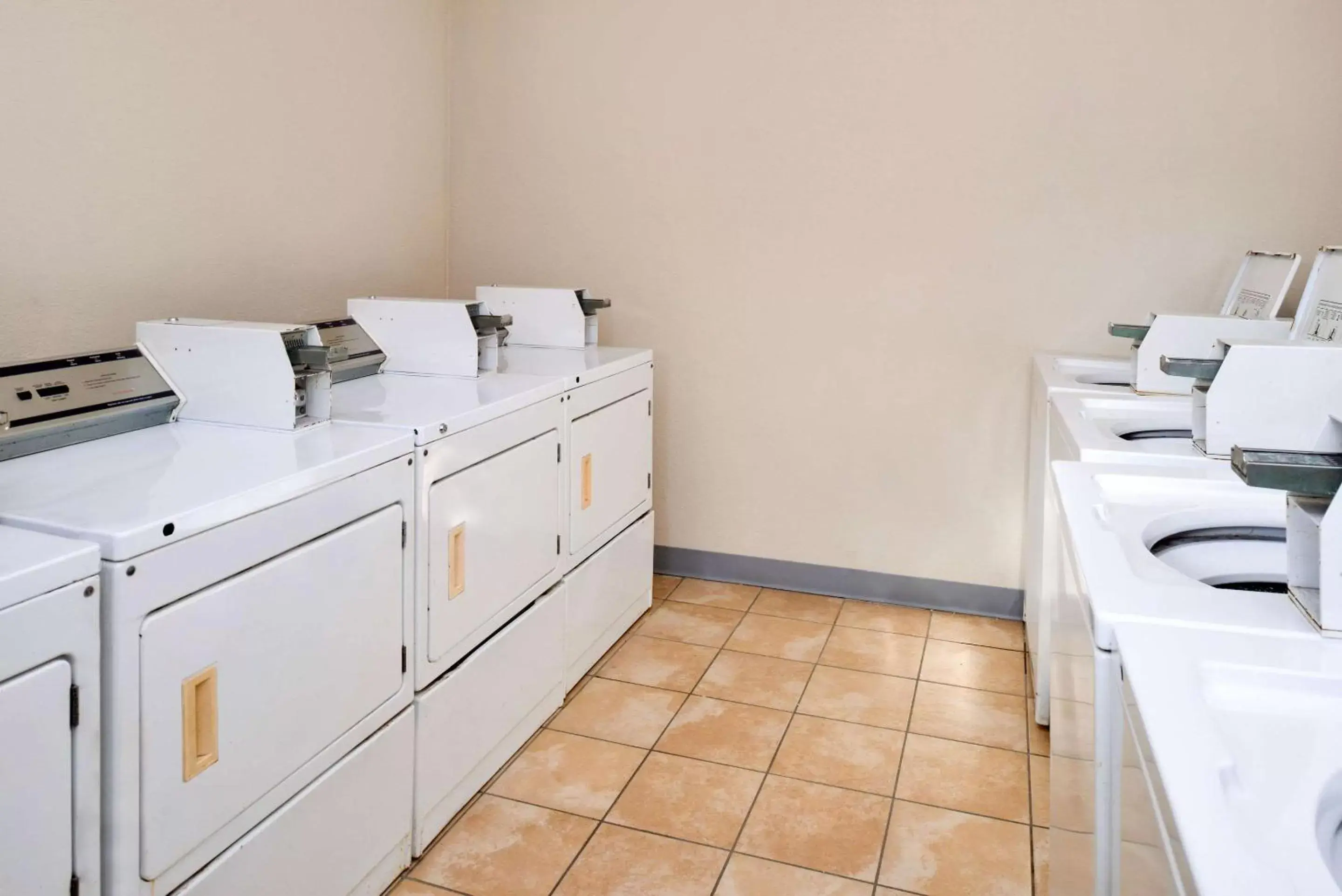 Other, Kitchen/Kitchenette in Econo Lodge Inn & Suites Port Arthur near Sabine Pass