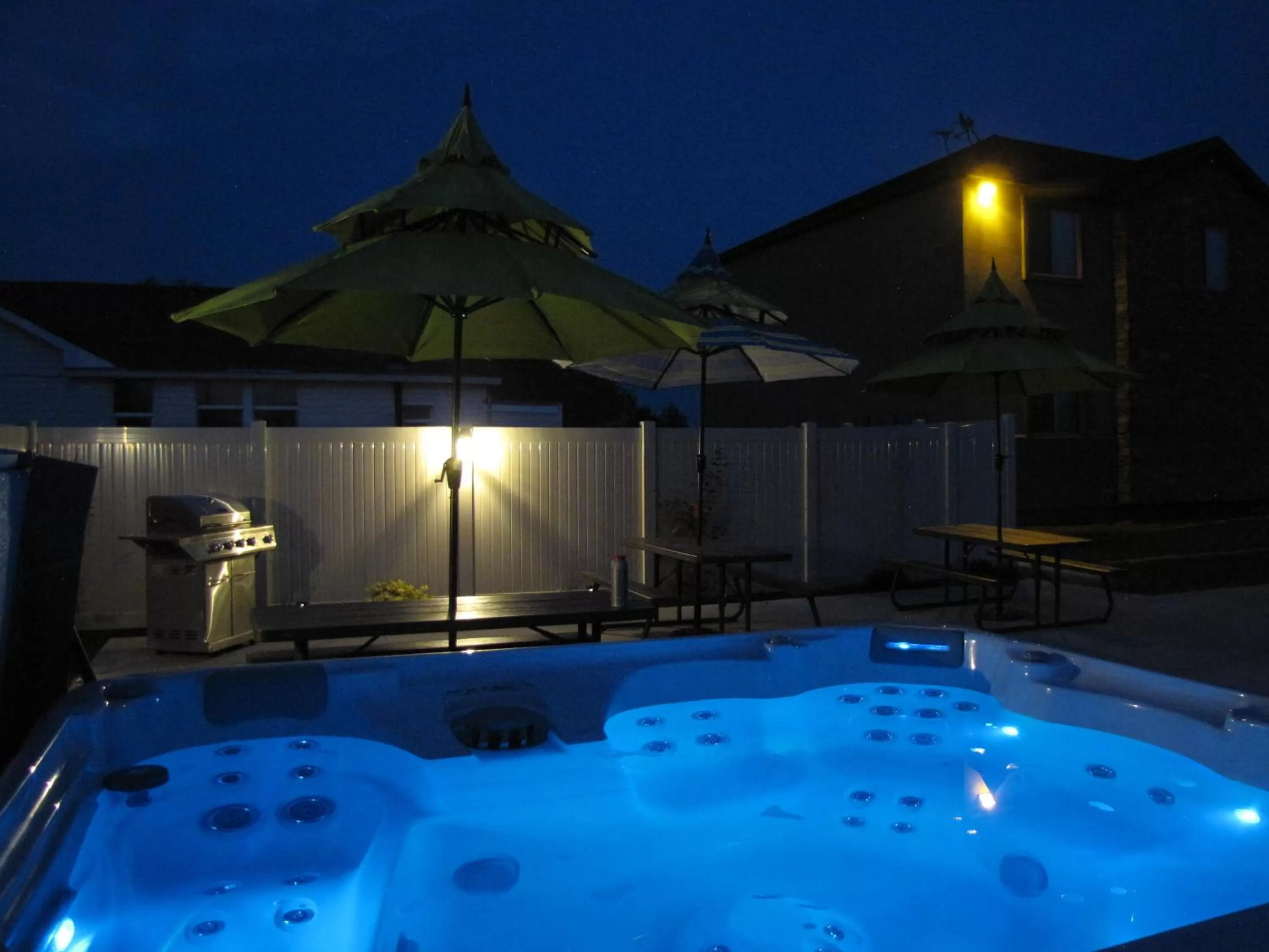 Hot Tub, Swimming Pool in Cedar Canyon Condos