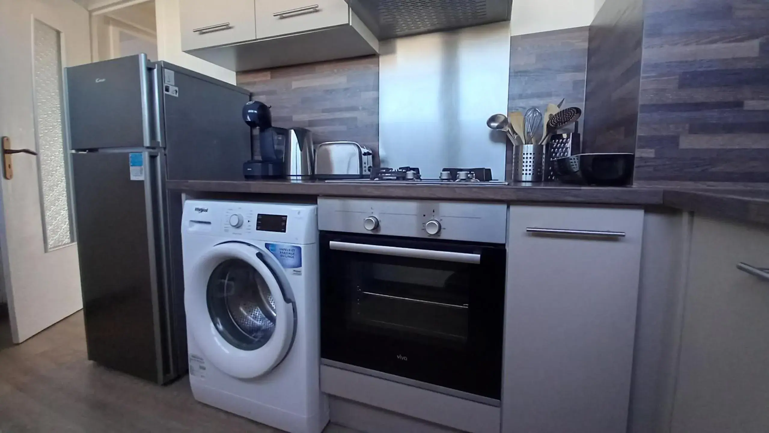 Kitchen/Kitchenette in Hôtel Beau Rivage