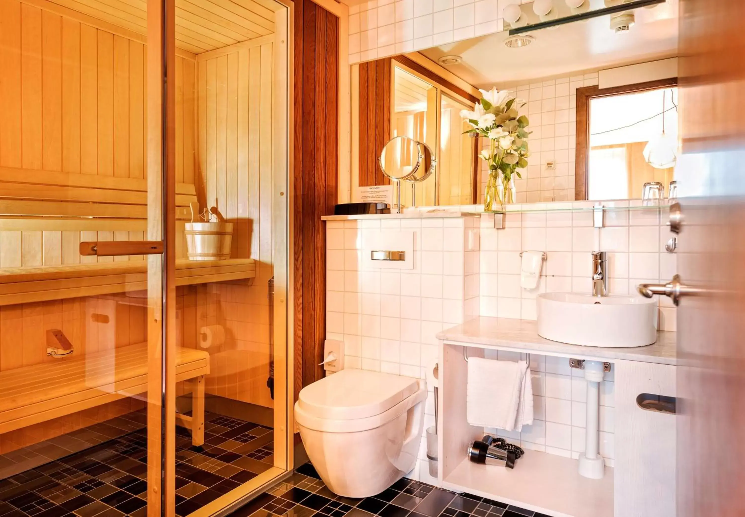 Photo of the whole room, Bathroom in Best Western The Public Hotel