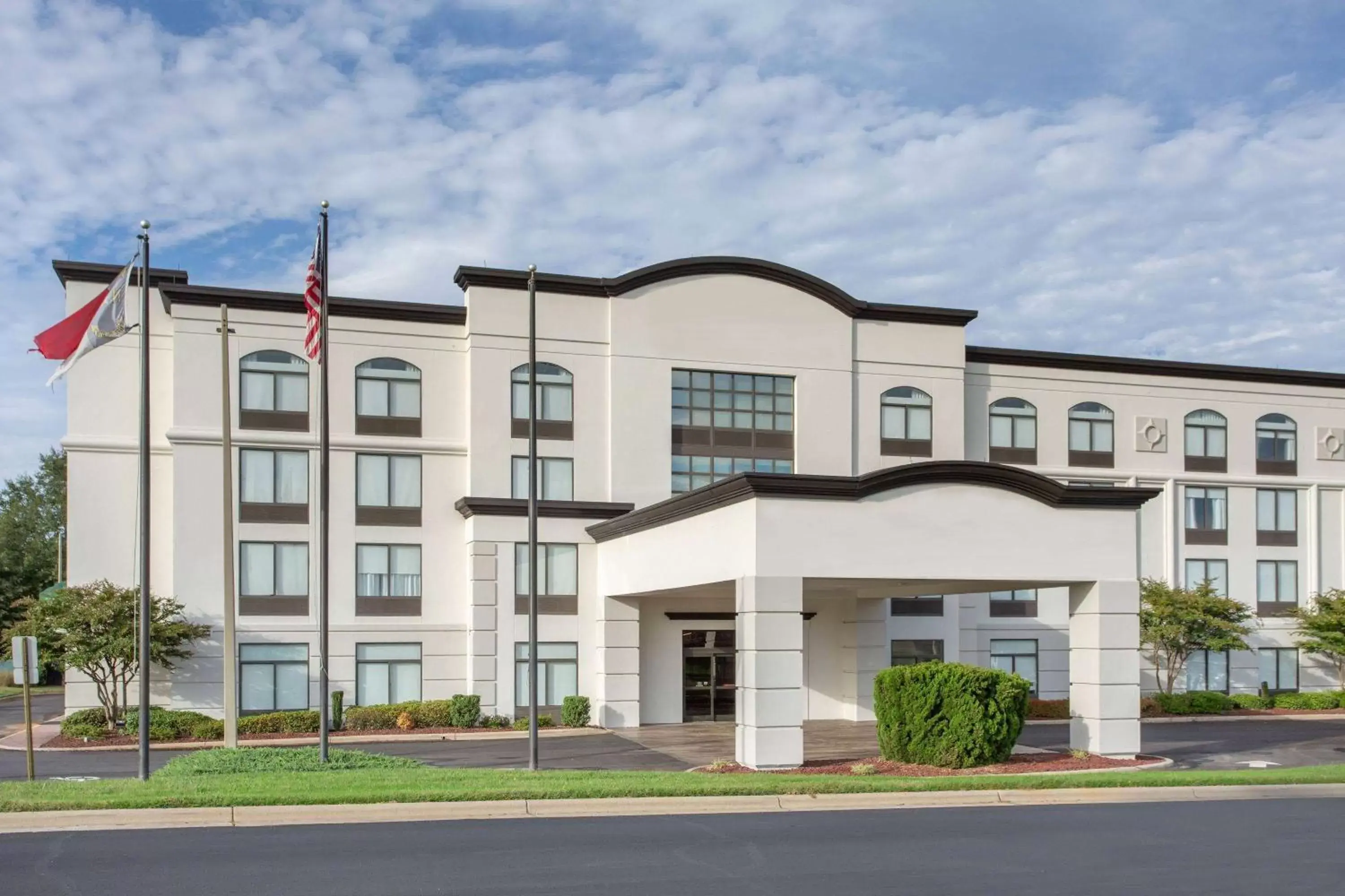 Property Building in La Quinta Inn & Suites by Wyndham Mooresville