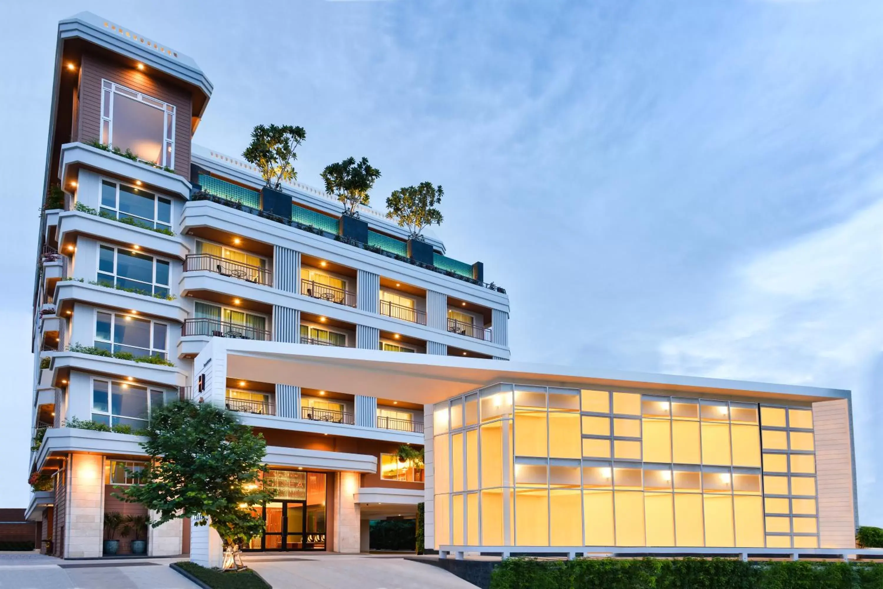 Facade/entrance, Property Building in Hisea Huahin Hotel - SHA Extra Plus