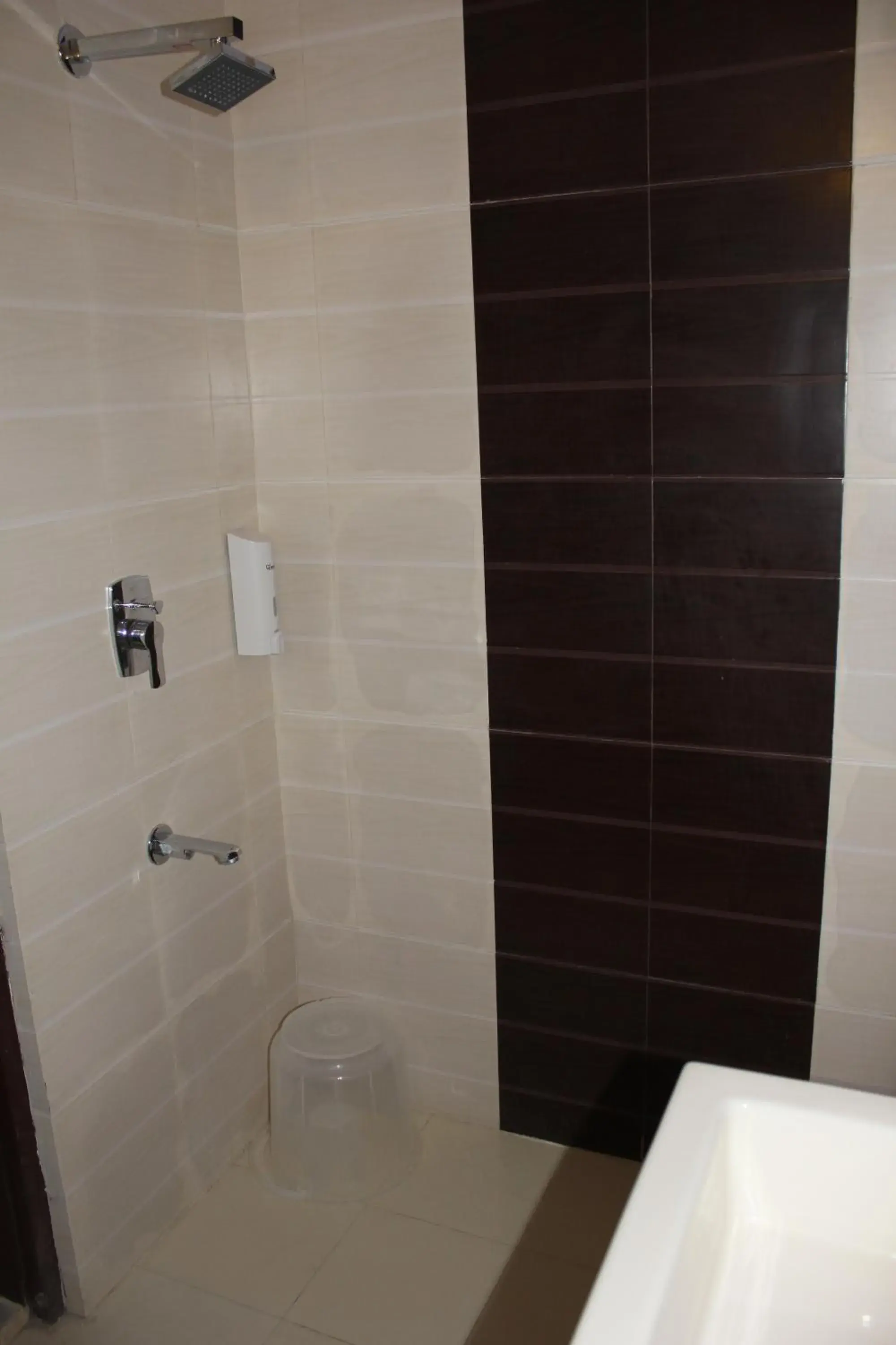 Bathroom in Hotel Savi Regency