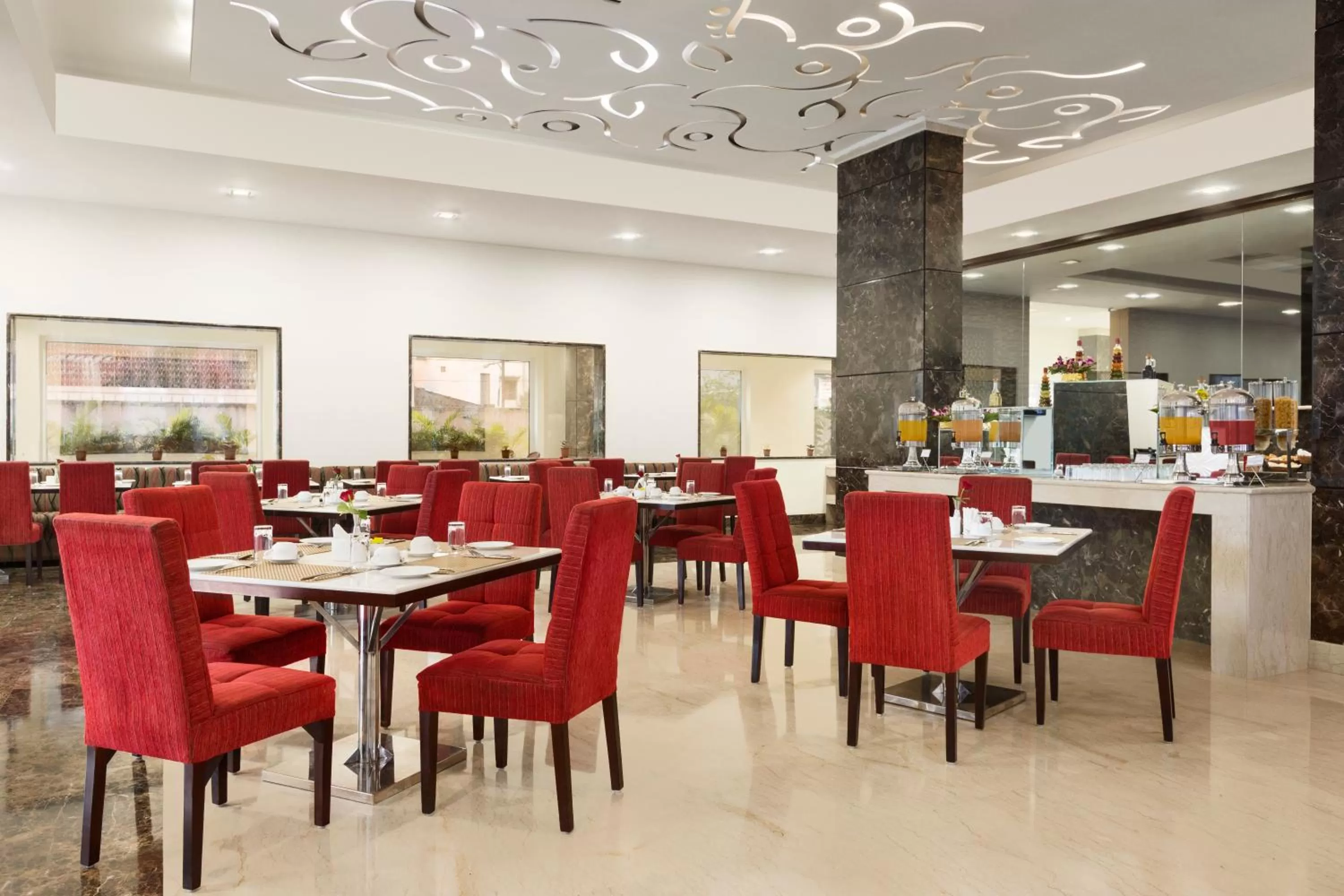 Dining area in Ramada Jamshedpur Bistupur