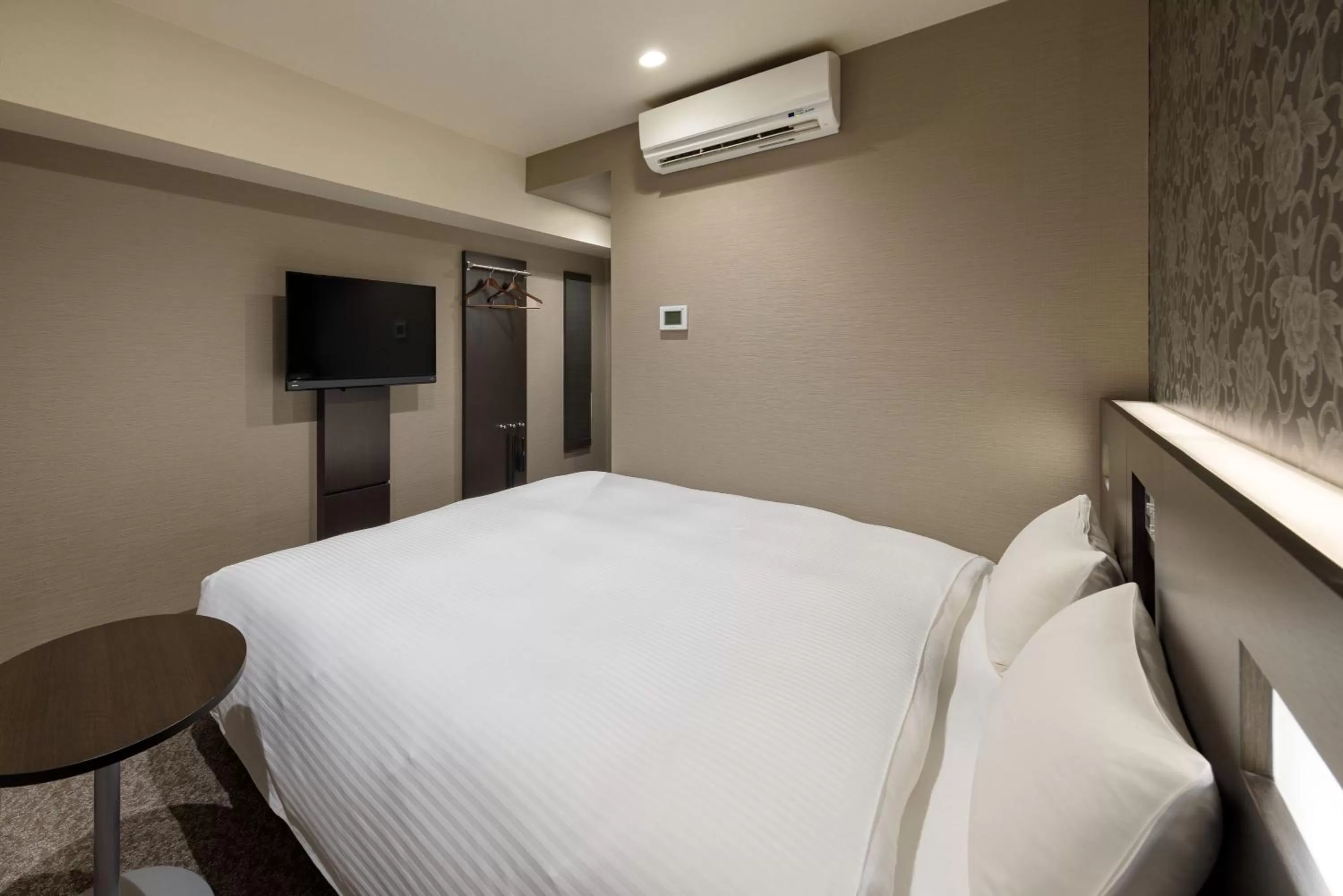 Photo of the whole room in the b namba-kuromon