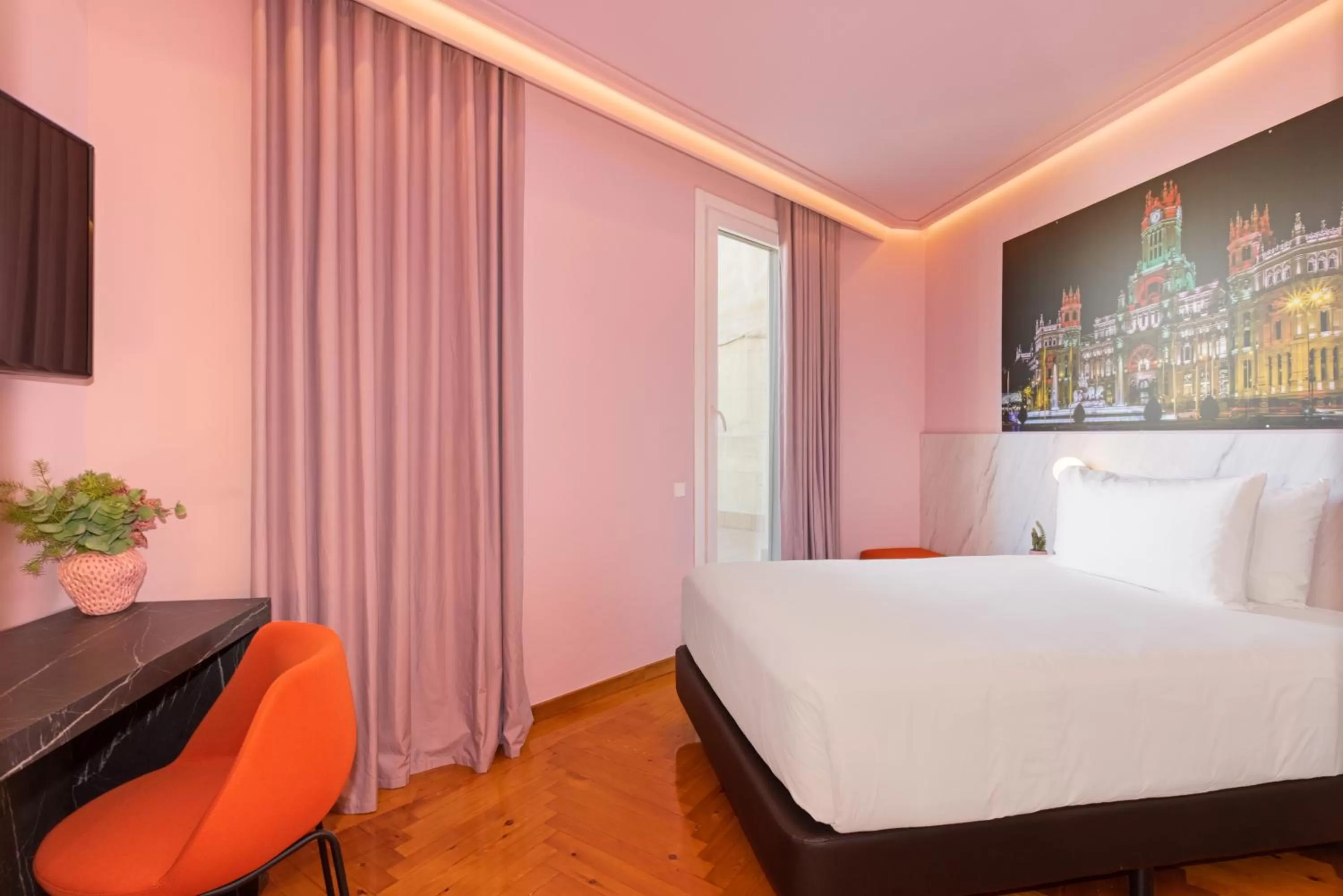 Bed in Ikonik Gran Vía