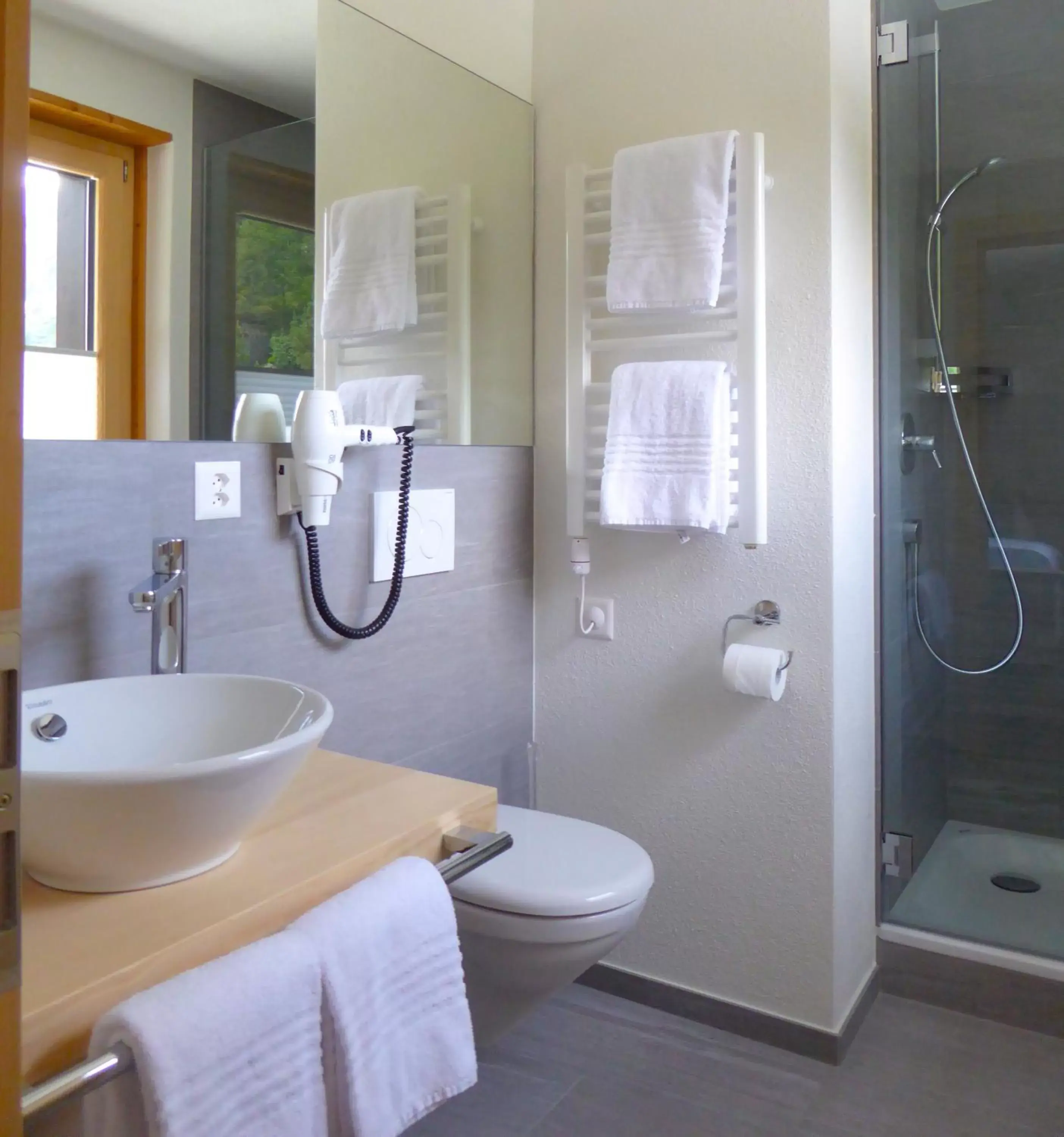 Shower, Bathroom in Hotel Roseg-Gletscher