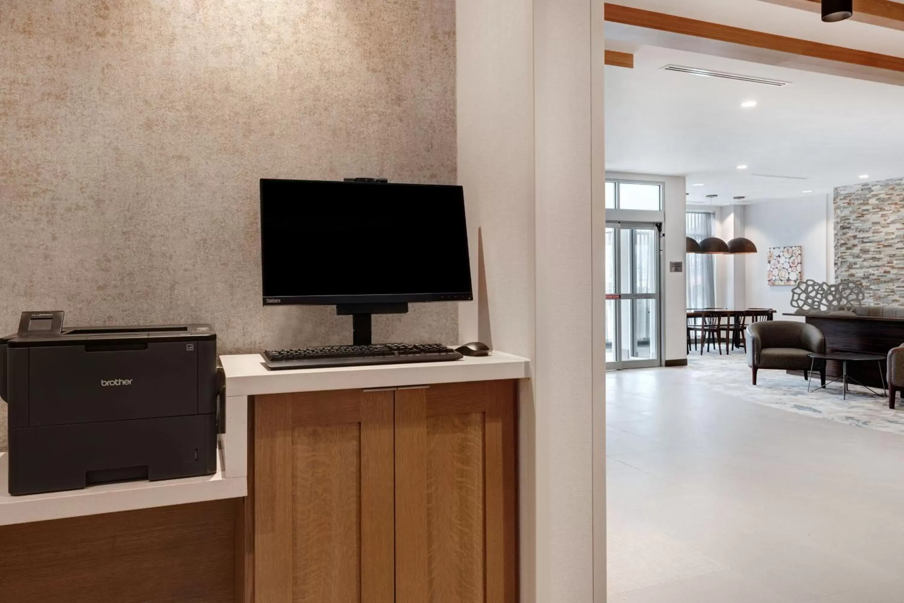 Business facilities, TV/Entertainment Center in Fairfield by Marriott Inn & Suites Minneapolis Downtown