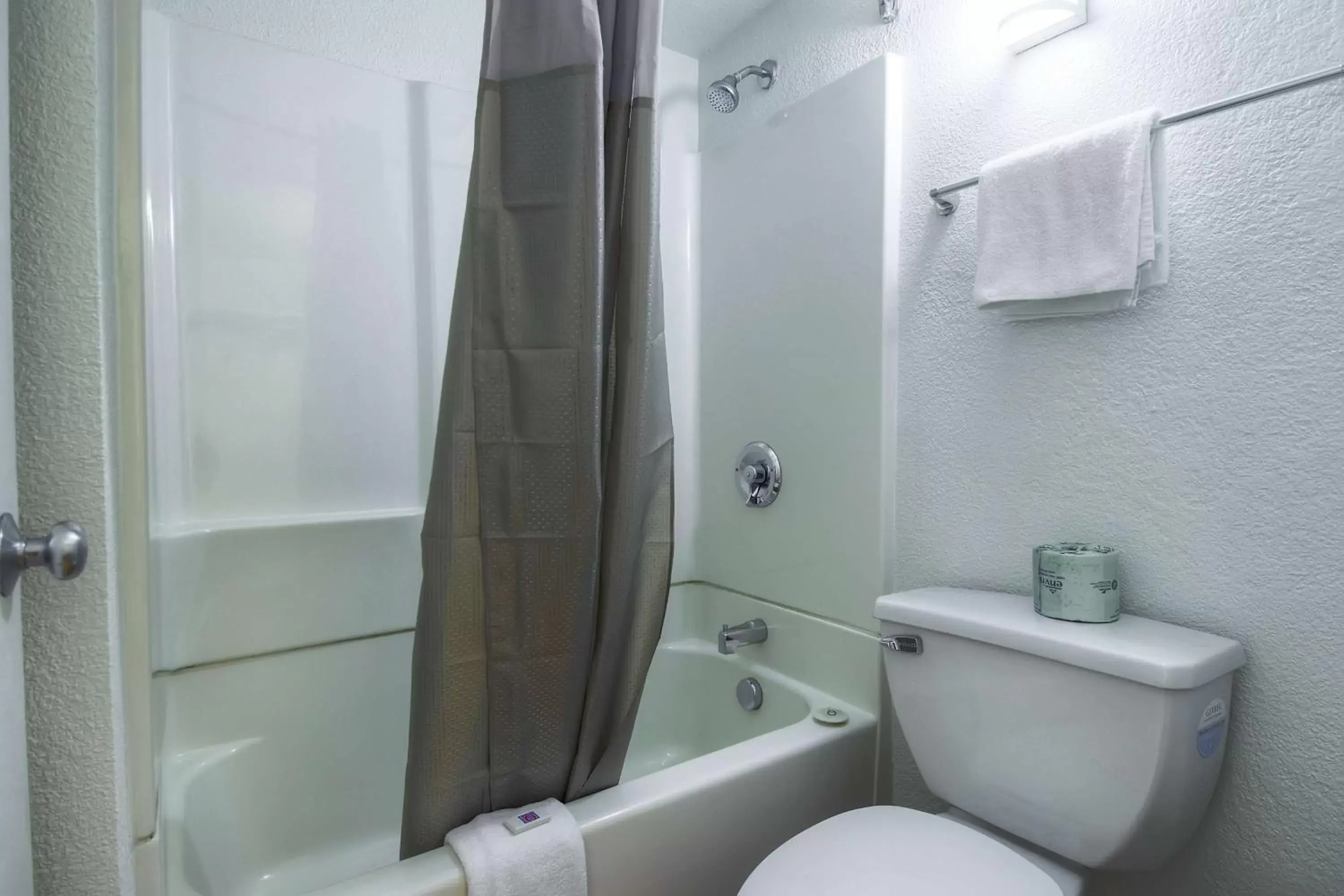 Shower, Bathroom in Motel 6-Rancho Mirage, CA - Palm Springs