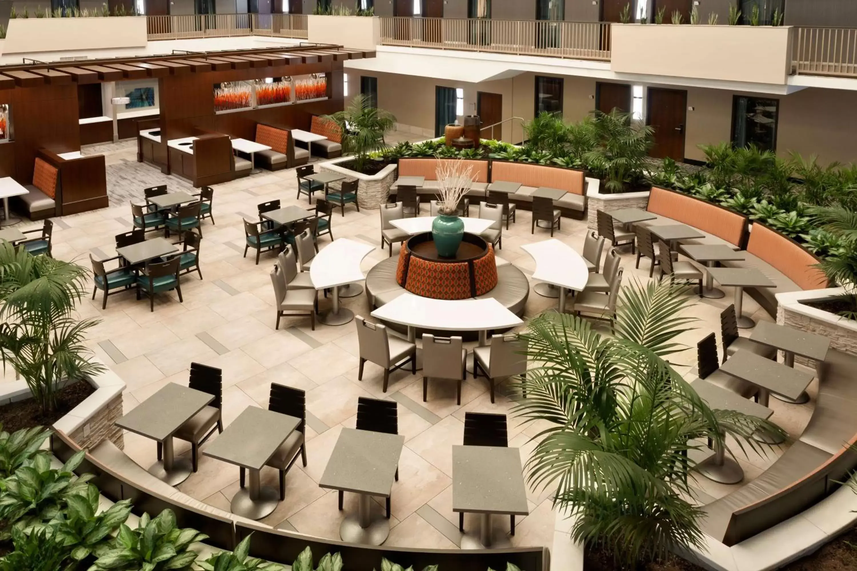 Dining area in Embassy Suites by Hilton Atlanta Airport