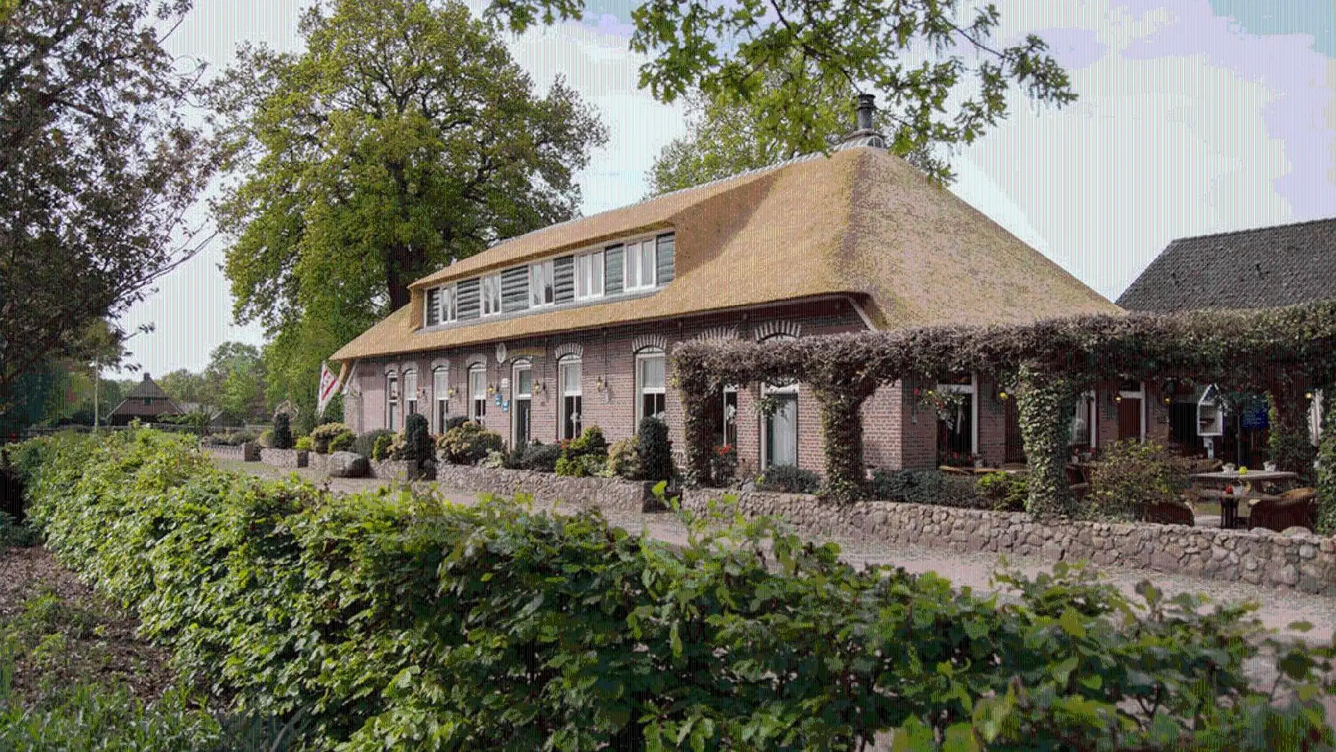 Property building in Fletcher Hotel-Restaurant de Borken Property building in Fletcher Hotel-Restaurant de Borken