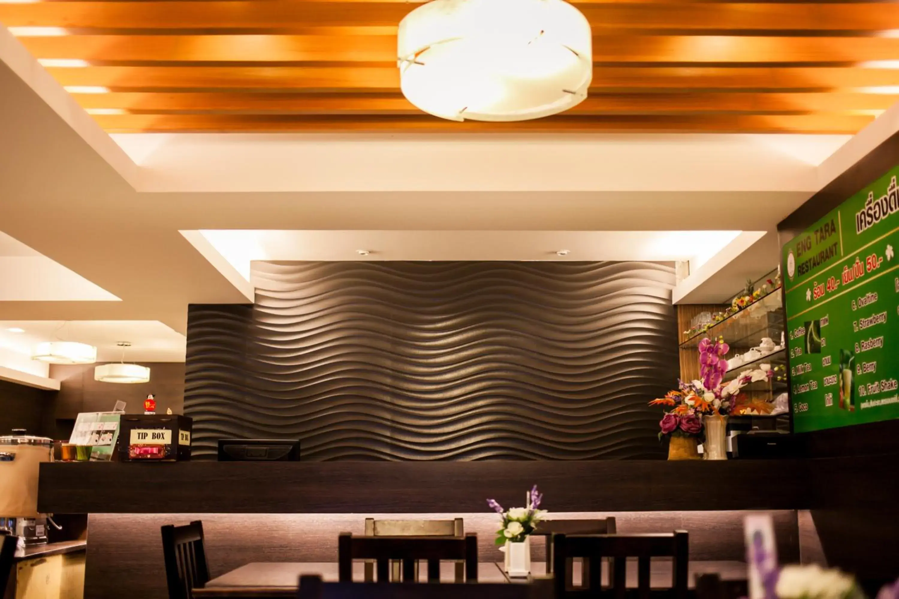 Restaurant/places to eat, Lobby/Reception in Tara Garden Hotel