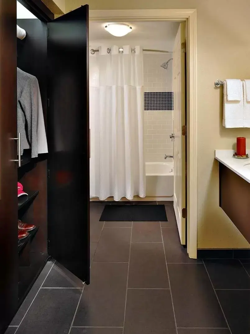 Shower, Bathroom in Staybridge Suites Amarillo Western Crossing, an IHG Hotel