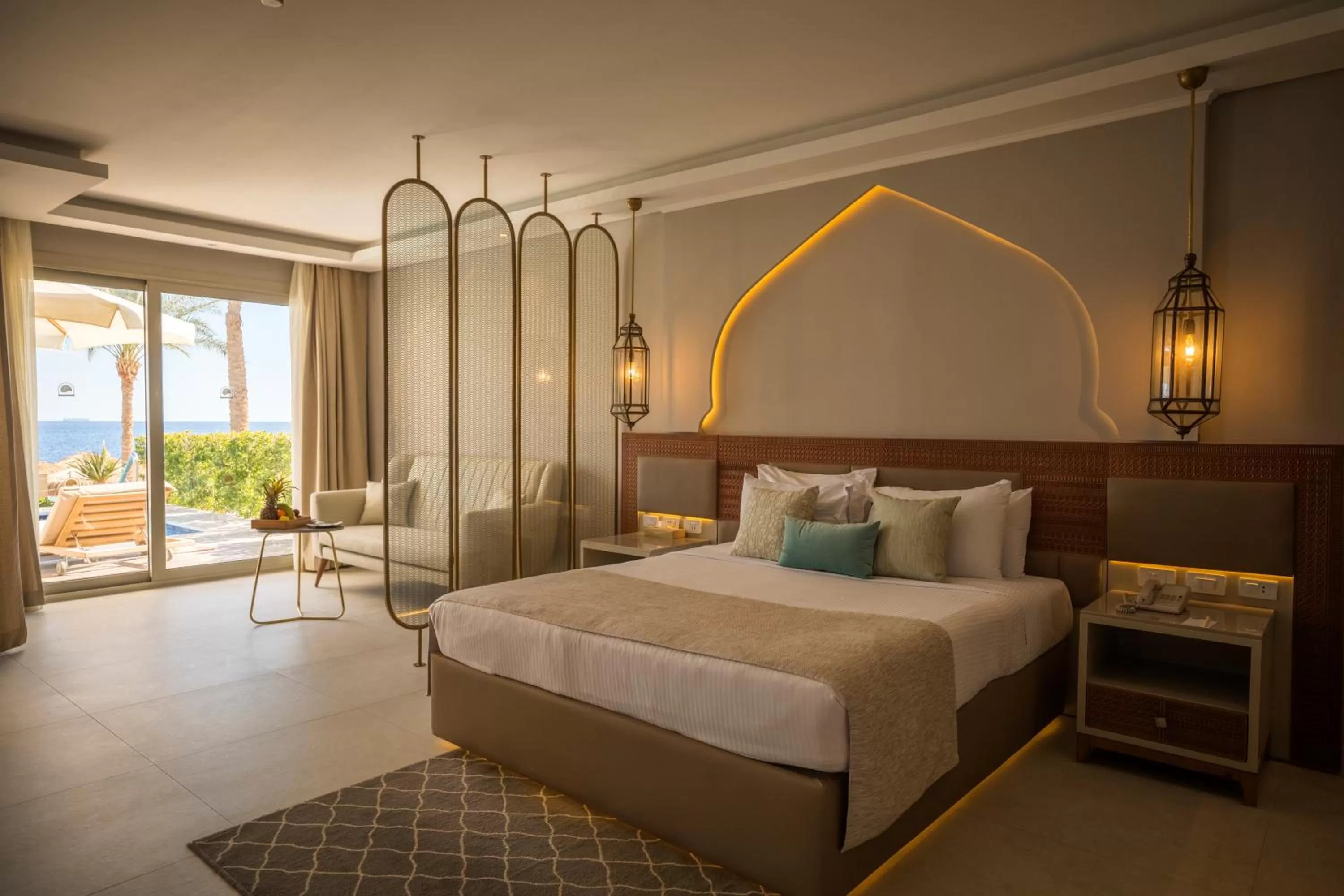 Bedroom, Bed in Sunrise Diamond Beach Resort -Grand Select