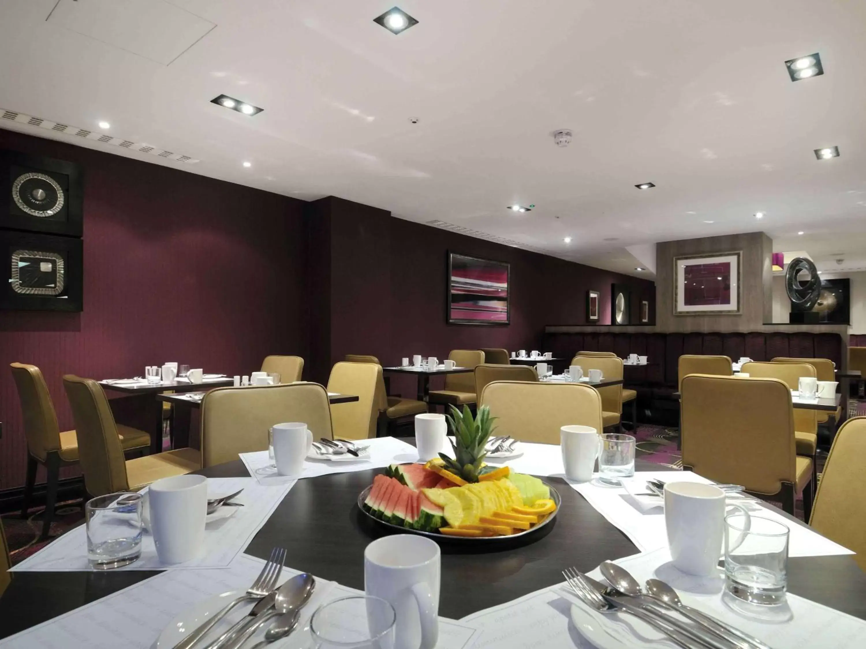 Restaurant/Places to Eat in DoubleTree By Hilton London - West End
