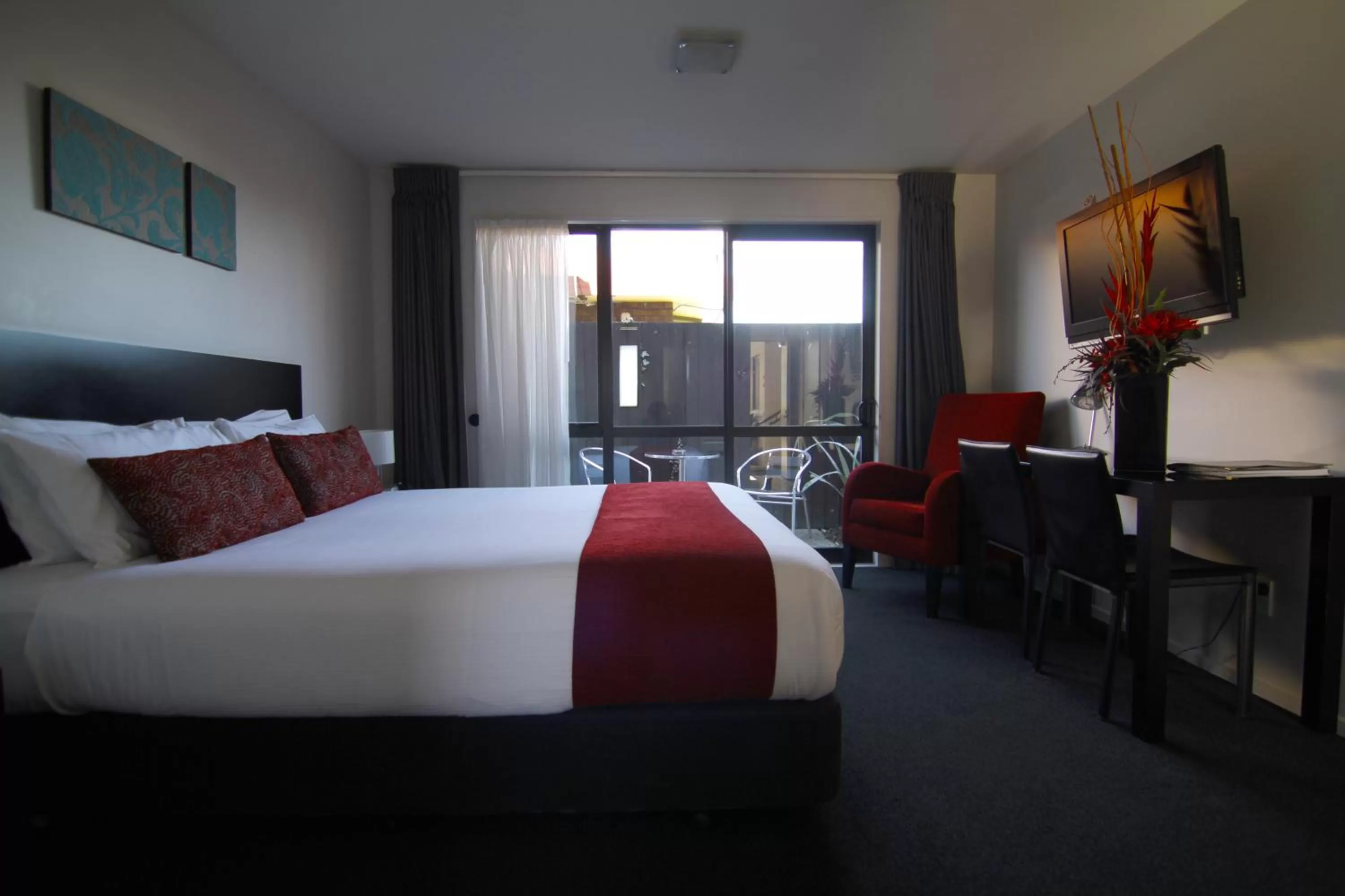 Photo of the whole room, Bed in Metropolitan Motel on Riccarton - 2 mins walk to Westfield