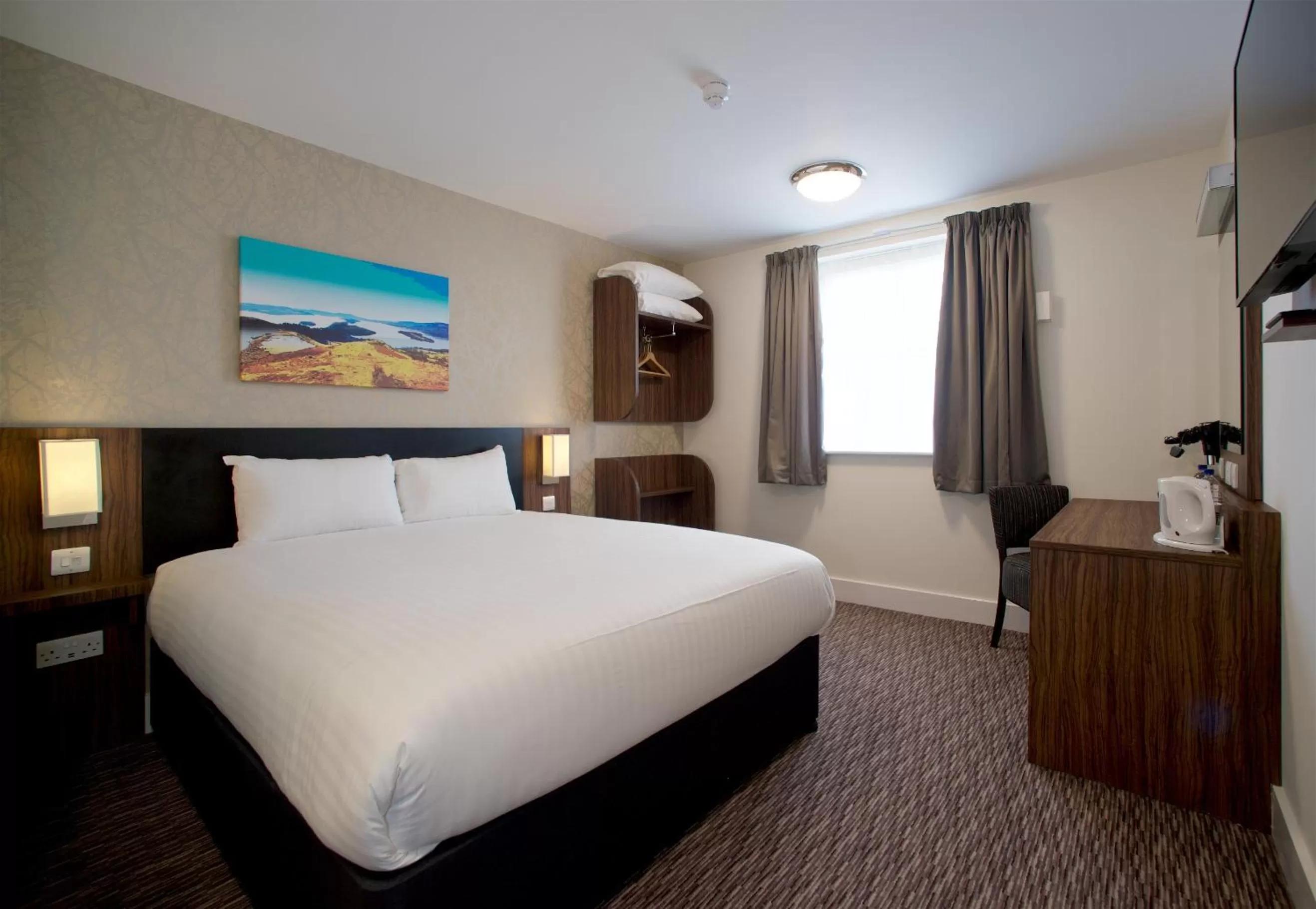 Bedroom, Bed in Chain Runner, Livingston by Marston's Inns