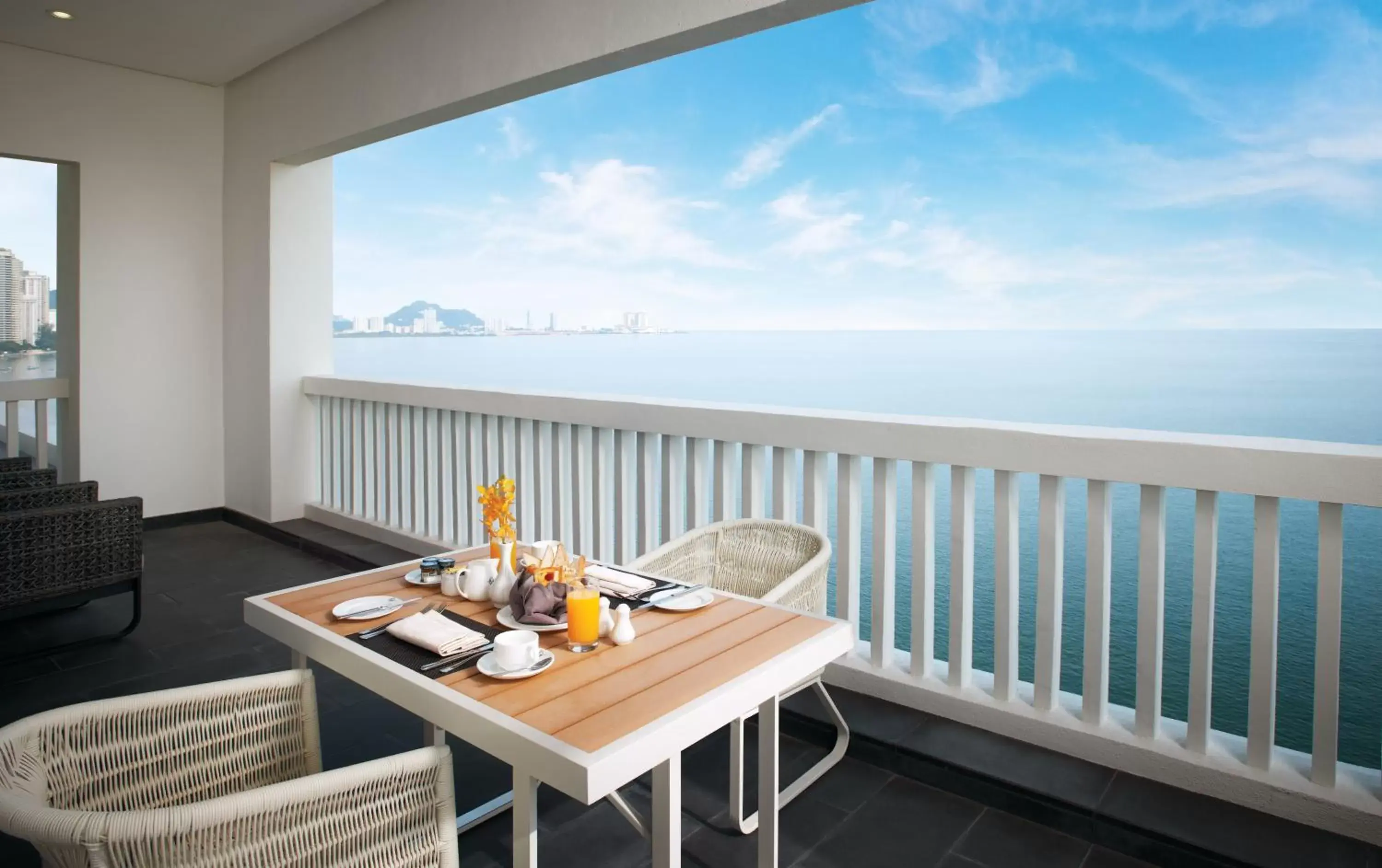 Balcony/Terrace in Eastern & Oriental Hotel