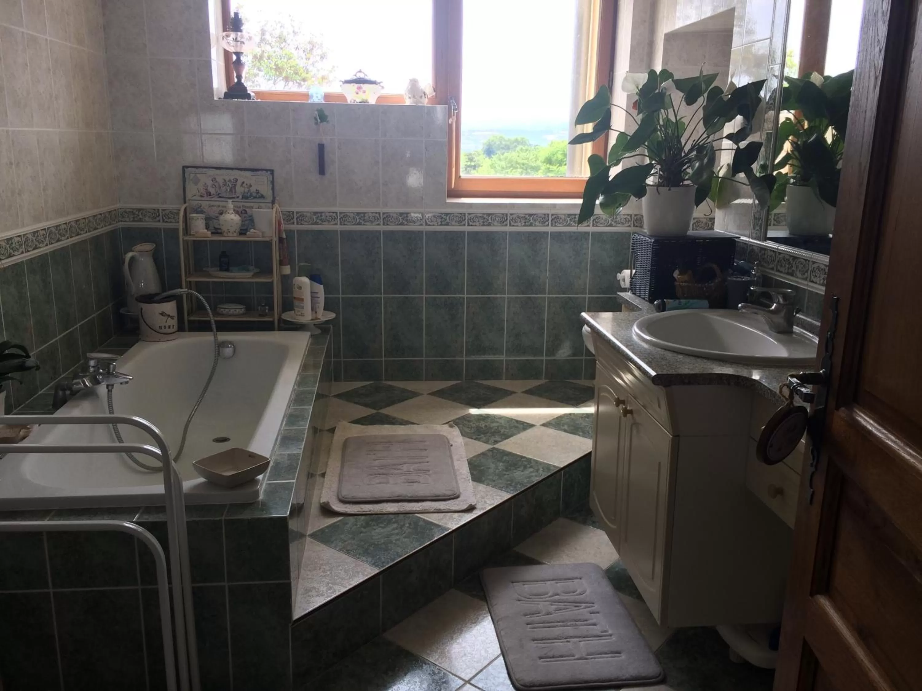 Bathroom in LA MAISON D'IVONA