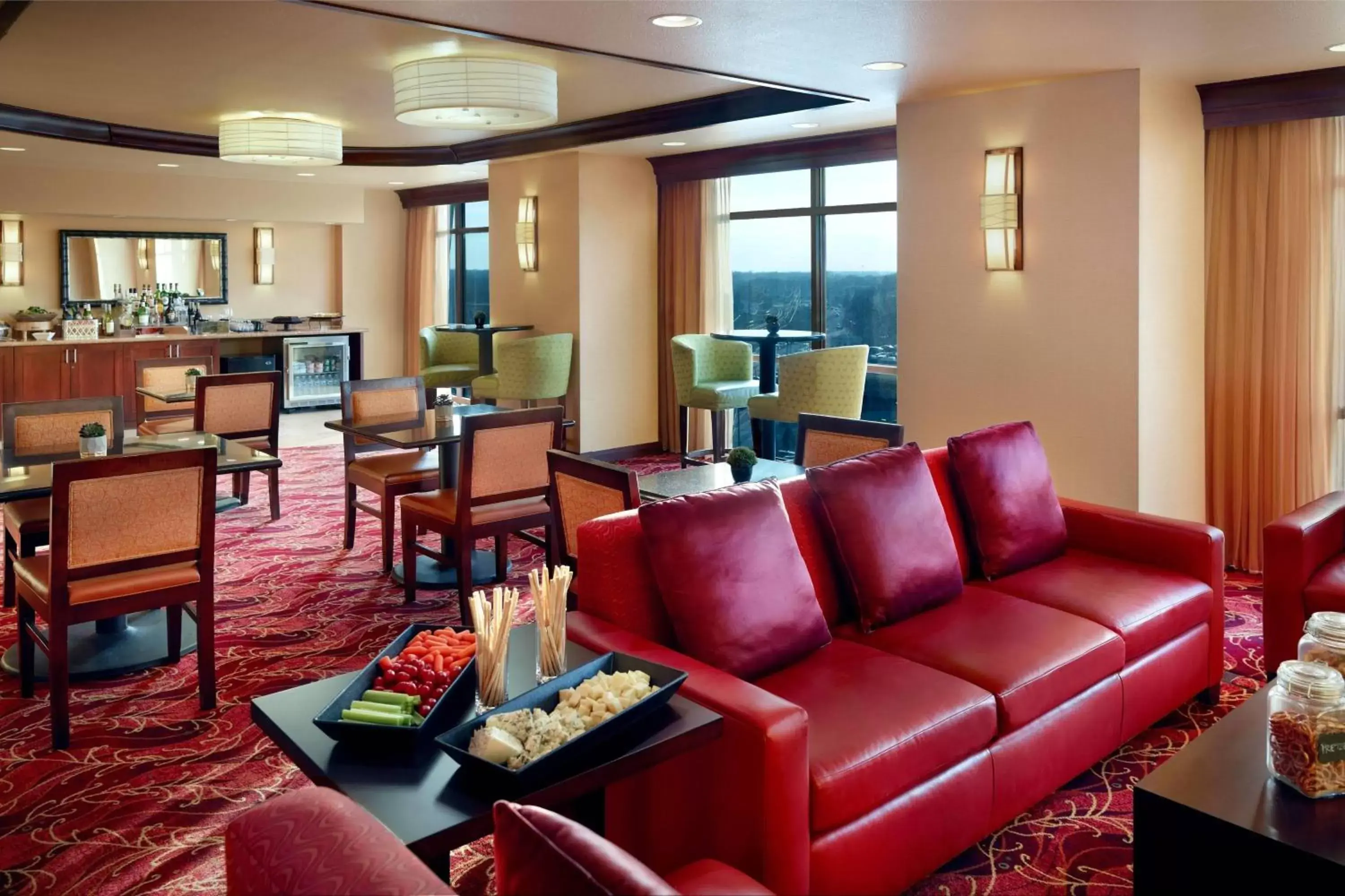 Lounge or bar, Seating Area in Marriott Bloomington Normal Hotel and Conference Center