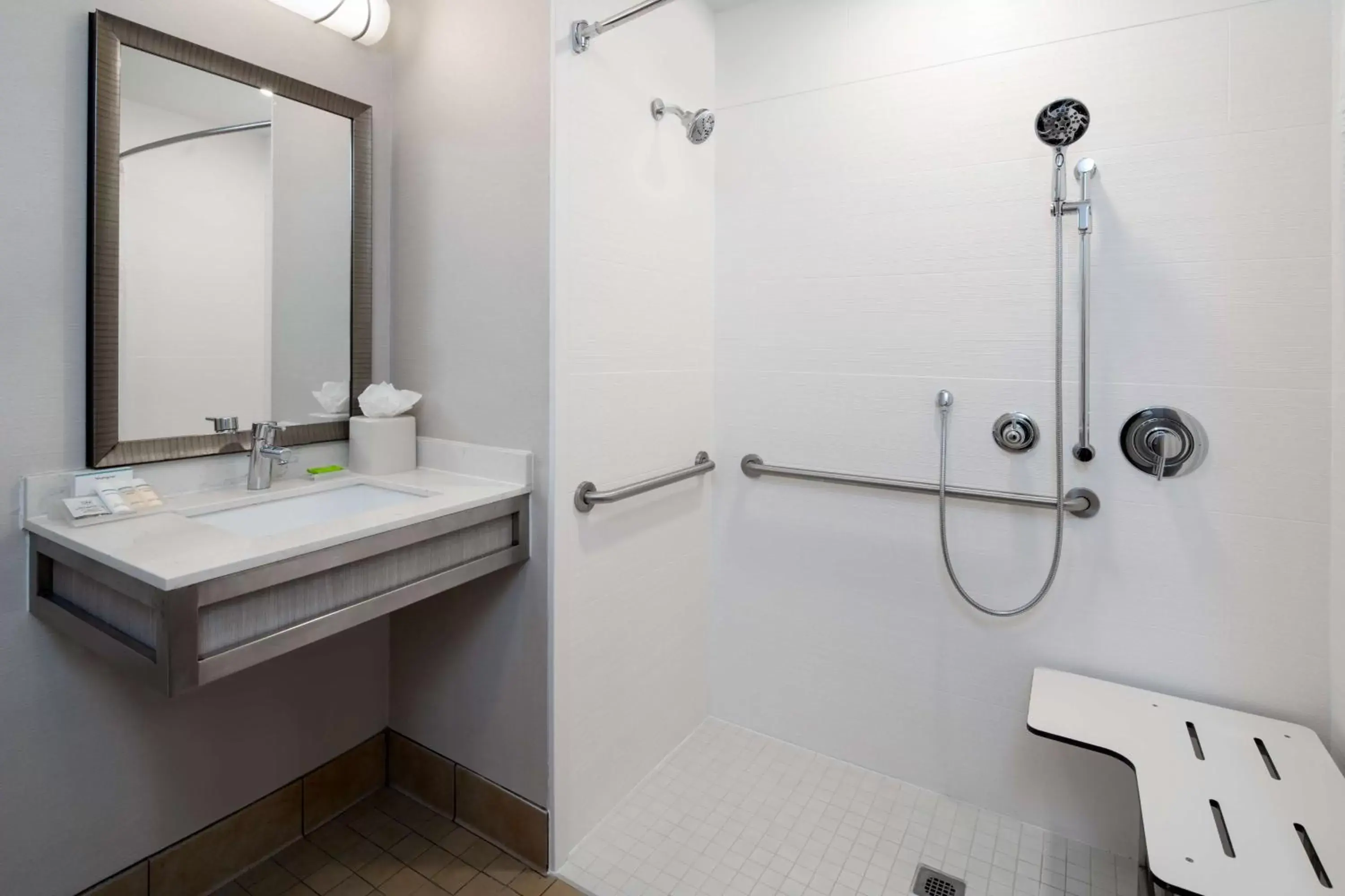 Bathroom in Hilton Garden Inn Roseville