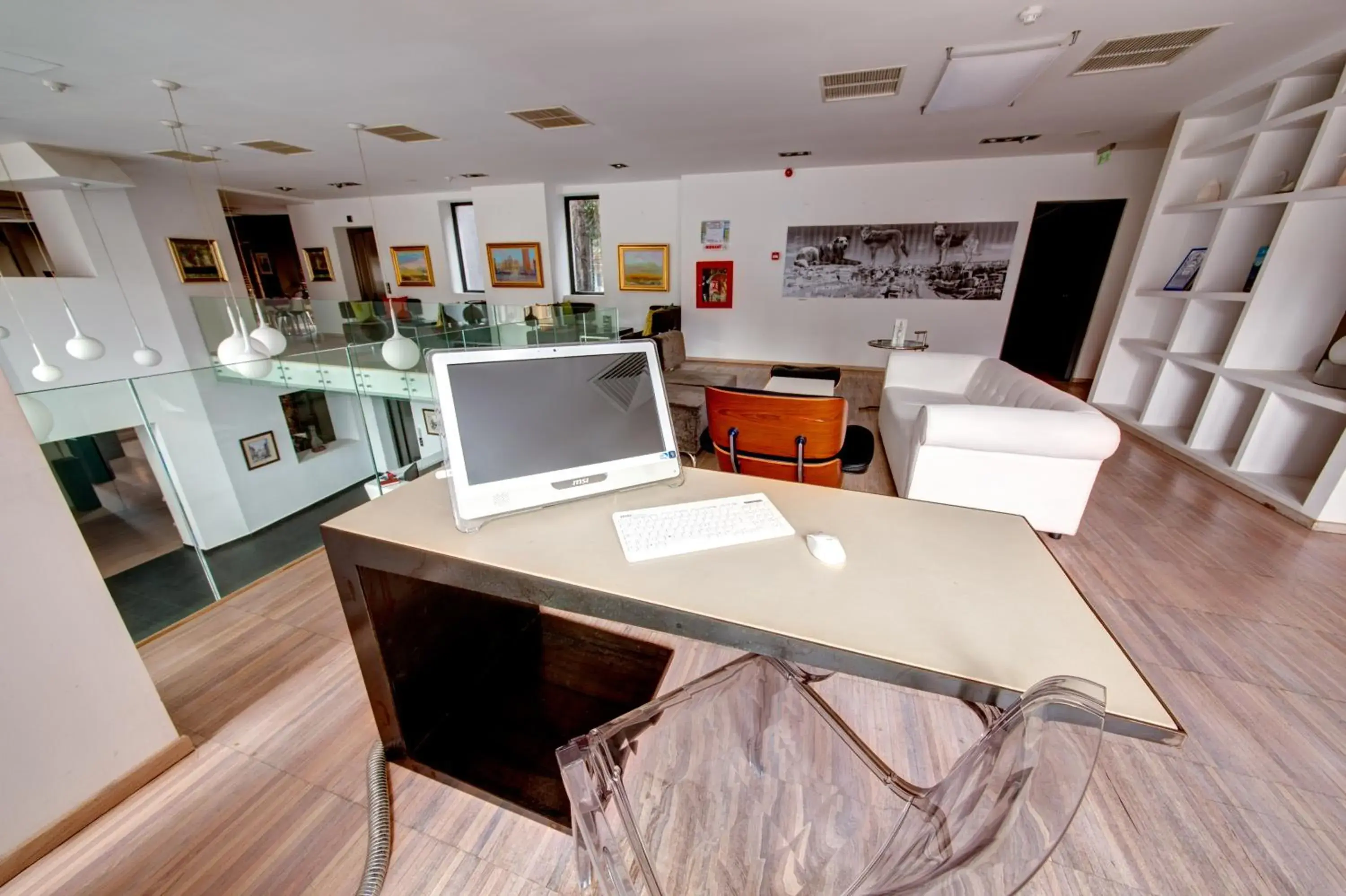 Communal lounge/ TV room in Sarroglia Hotel