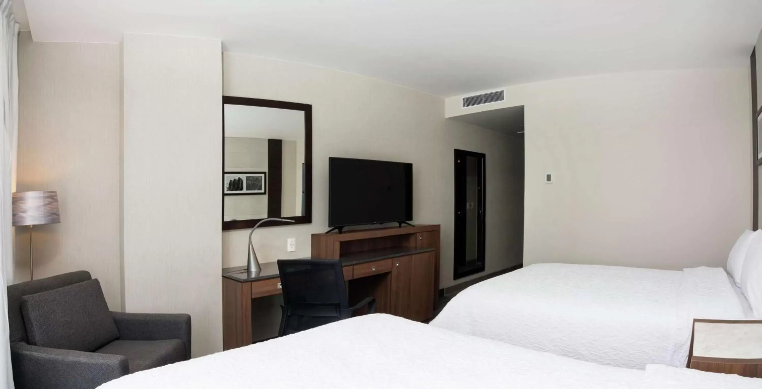 Double Room with Two Double Beds and City View in Hampton Inn By Hilton San Luis Potosi Double Room with Two Double Beds and City View in Hampton Inn By Hilton San Luis Potosi